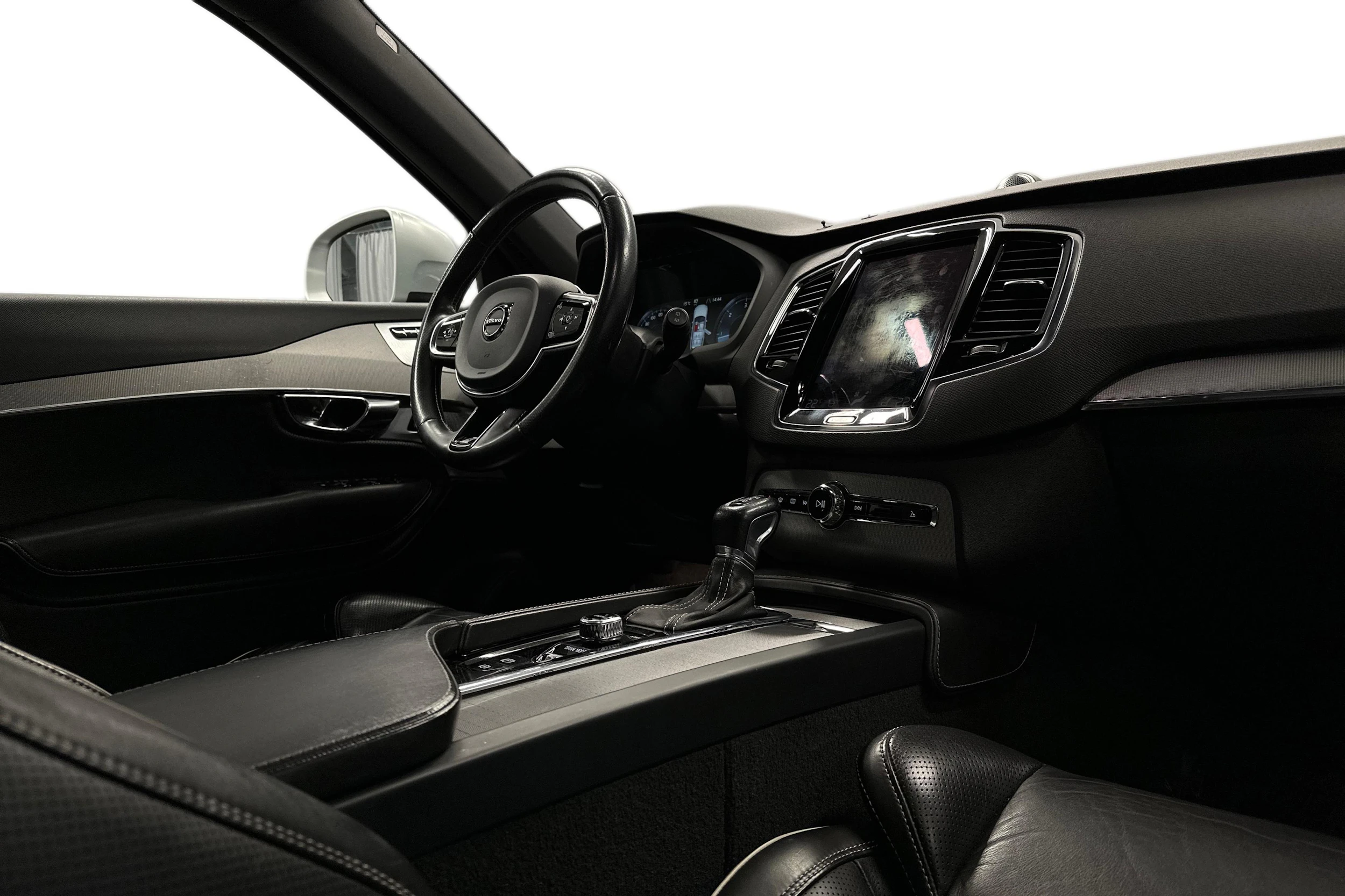 harmaa Volvo XC90 2015 kuva 9.