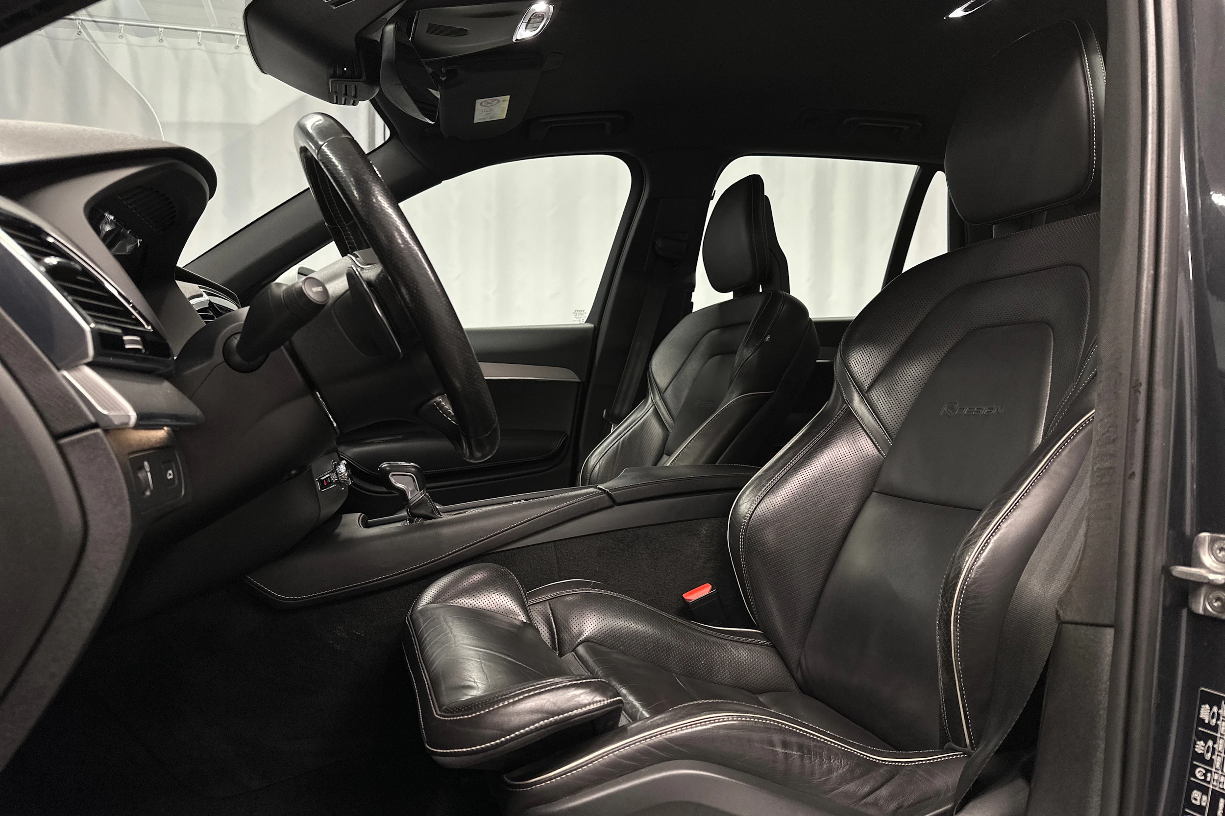 harmaa Volvo XC90 2015 kuva 24.
