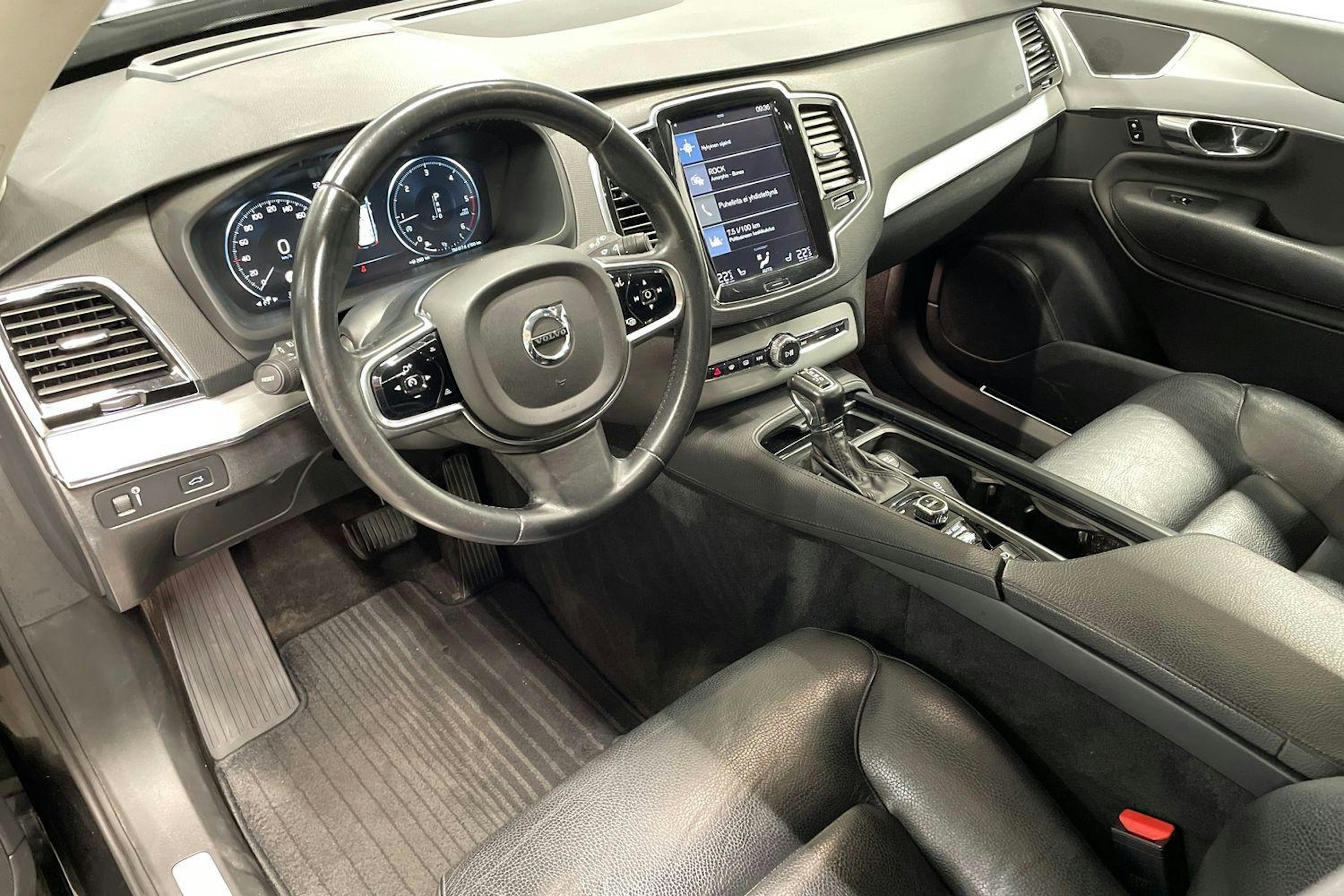met. musta Volvo XC90 2015 kuva 7.