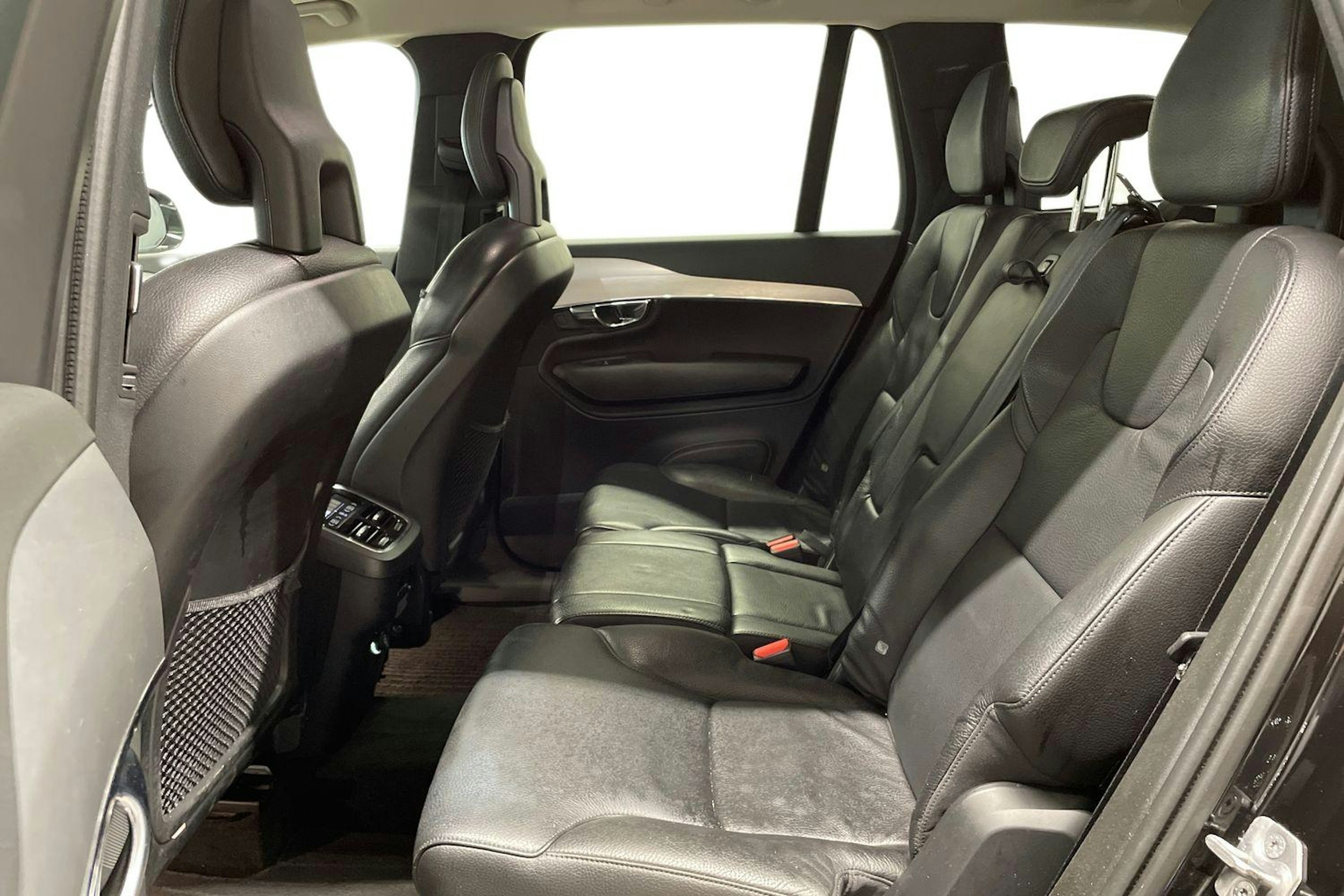met. musta Volvo XC90 2015 kuva 10.