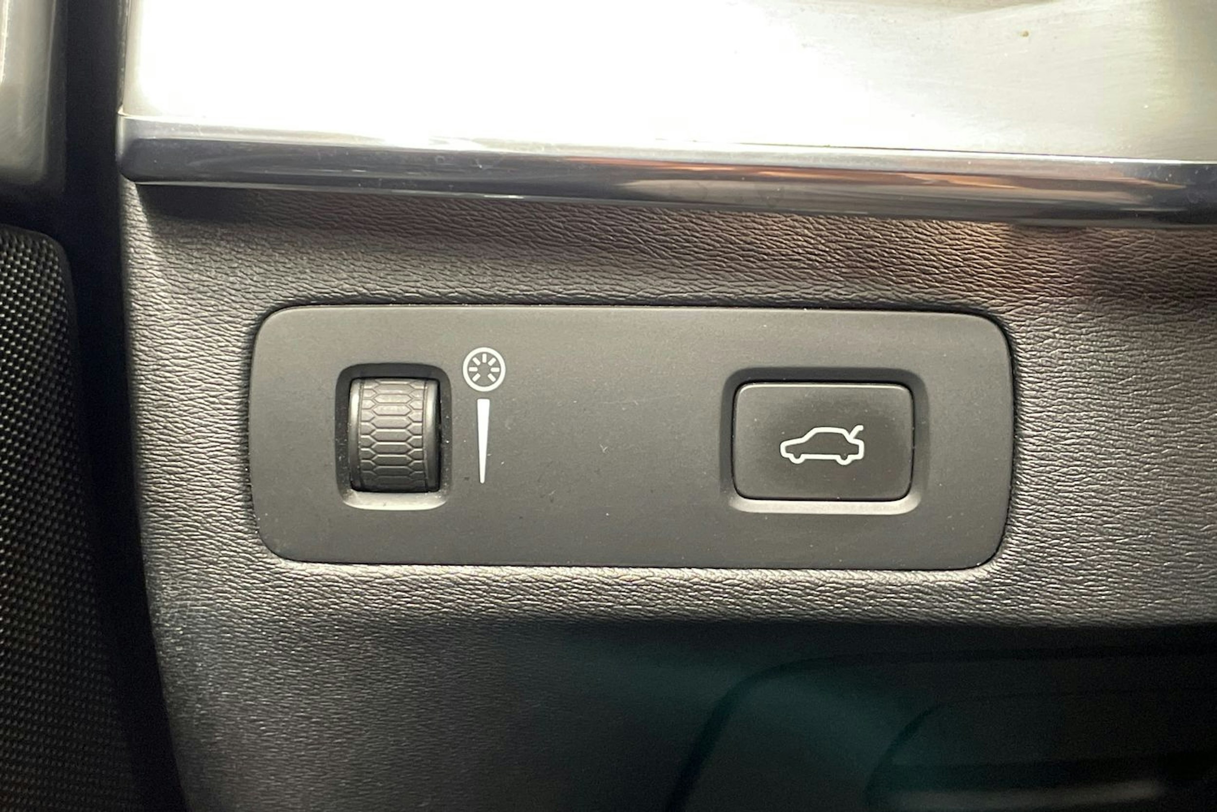 met. musta Volvo XC90 2015 kuva 24.