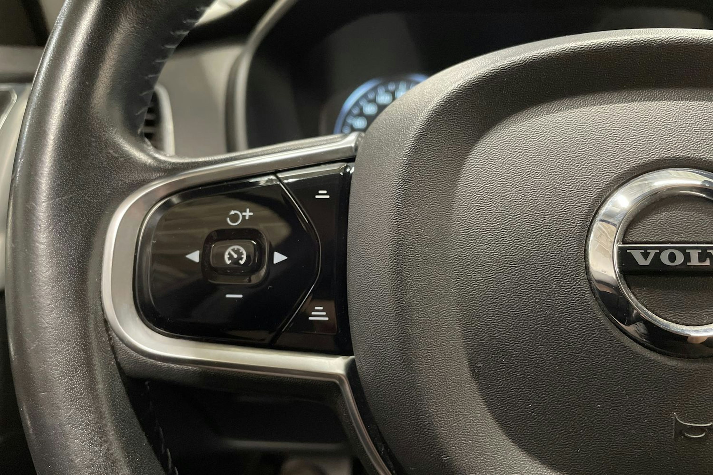 met. musta Volvo XC90 2015 kuva 25.