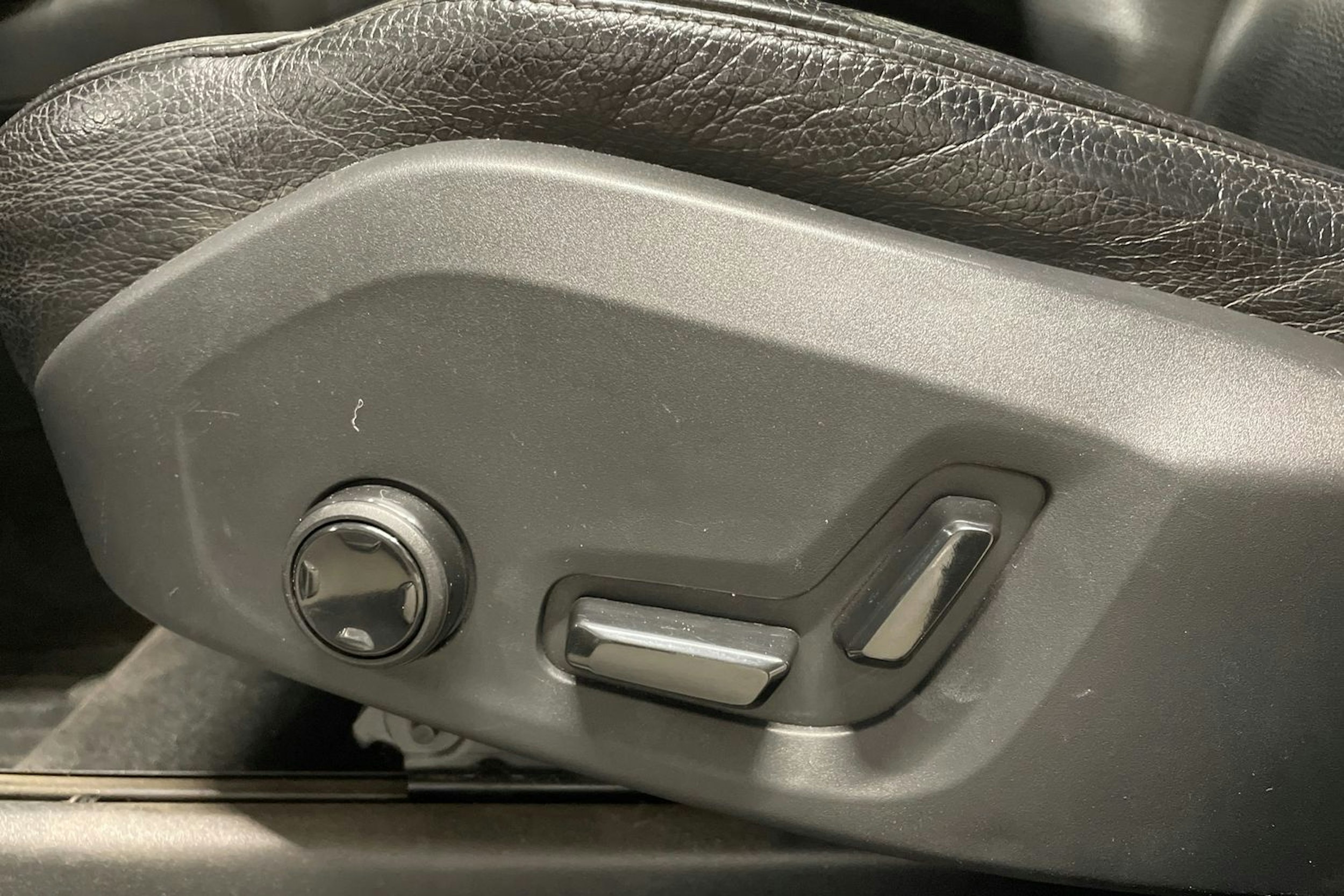 met. musta Volvo XC90 2015 kuva 27.