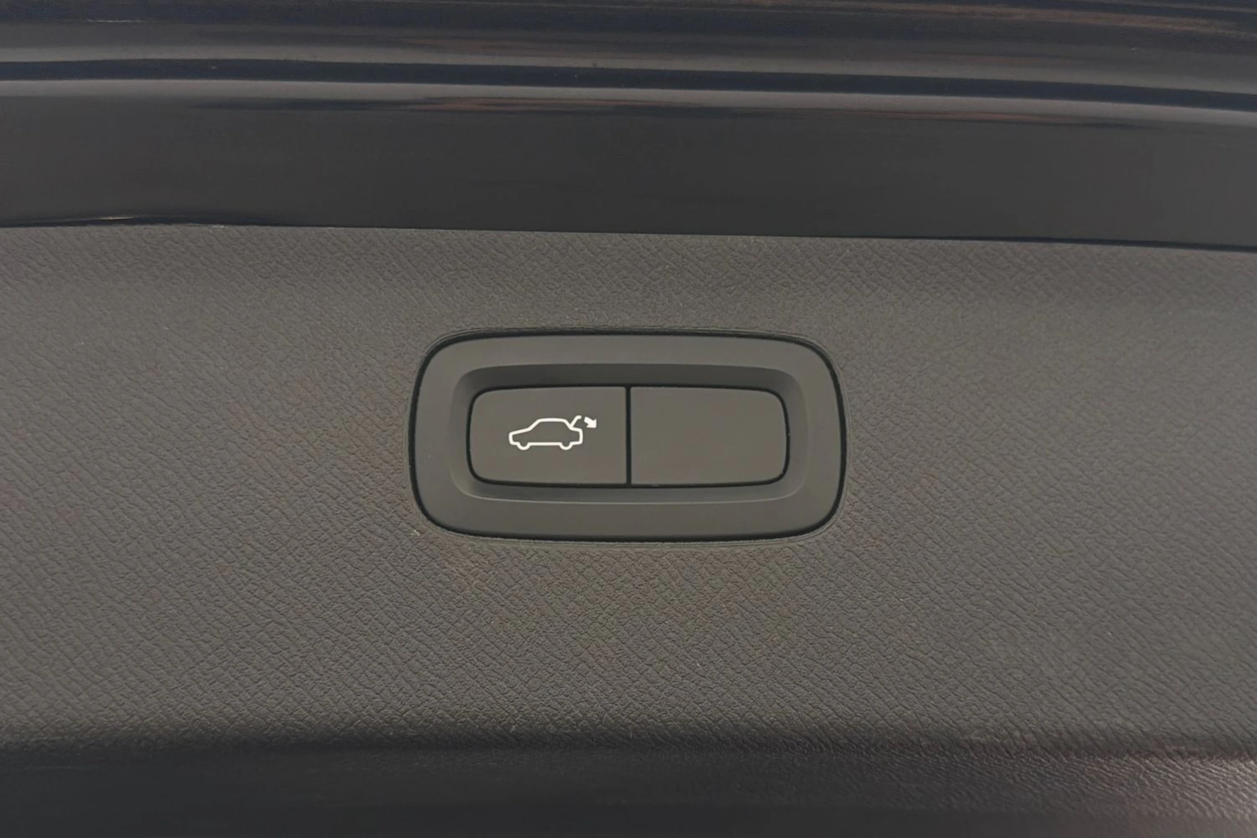 musta Volvo XC90 2015 kuva 12.