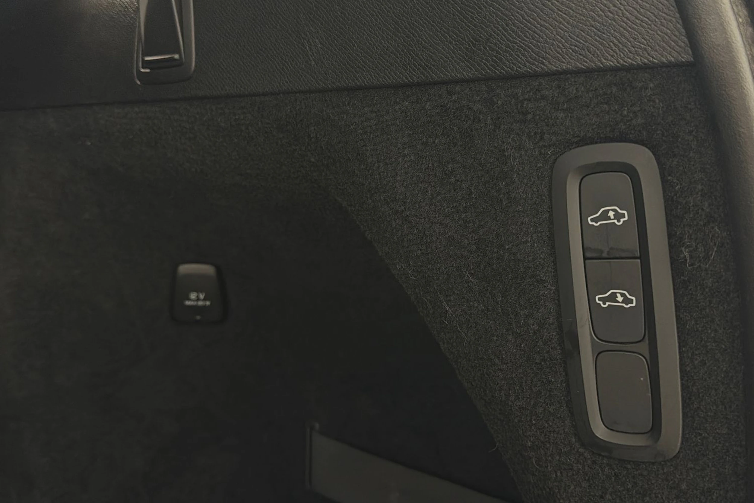 musta Volvo XC90 2015 kuva 13.