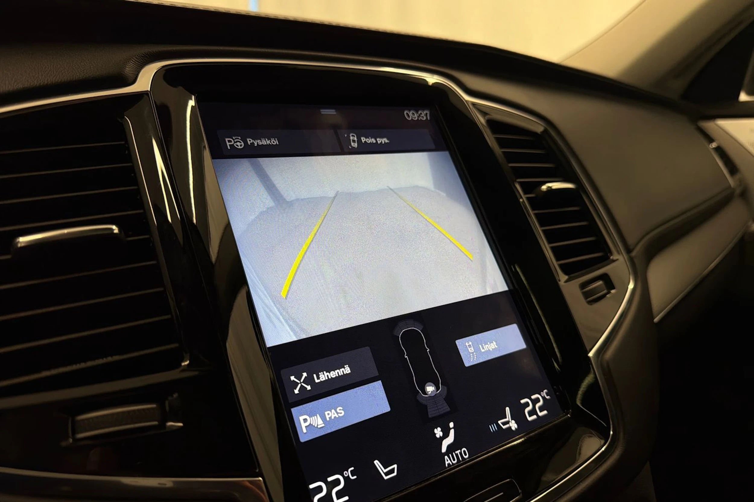 musta Volvo XC90 2015 kuva 24.