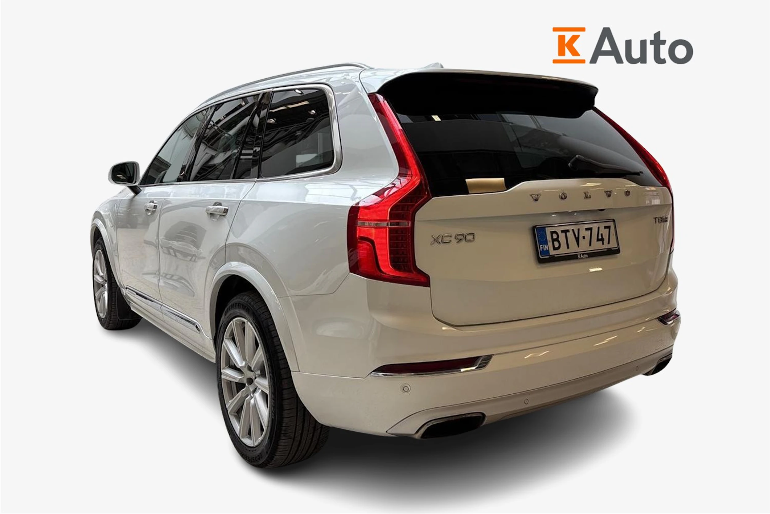 valkoinen Volvo XC90 2016 kuva 3.