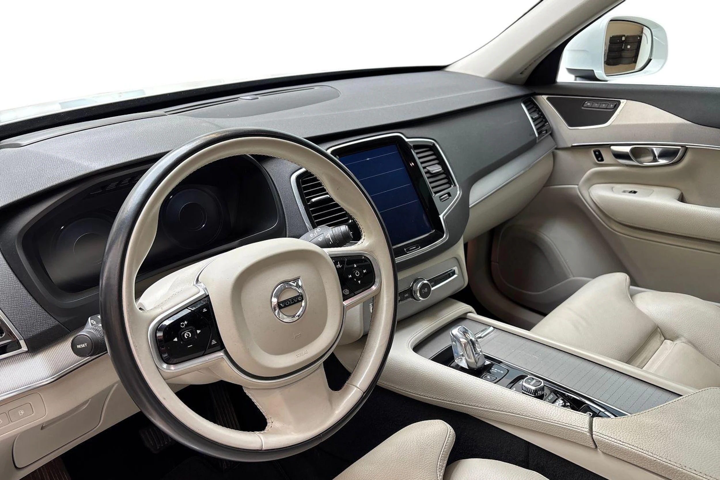 valkoinen Volvo XC90 2016 kuva 8.