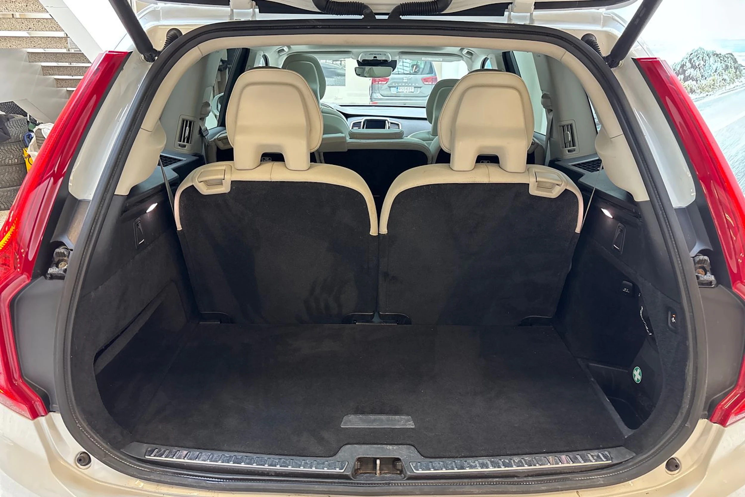 valkoinen Volvo XC90 2016 kuva 16.