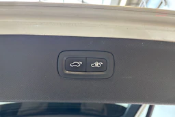 valkoinen Volvo XC90 2016 kuva 17.