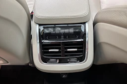 valkoinen Volvo XC90 2016 kuva 22.