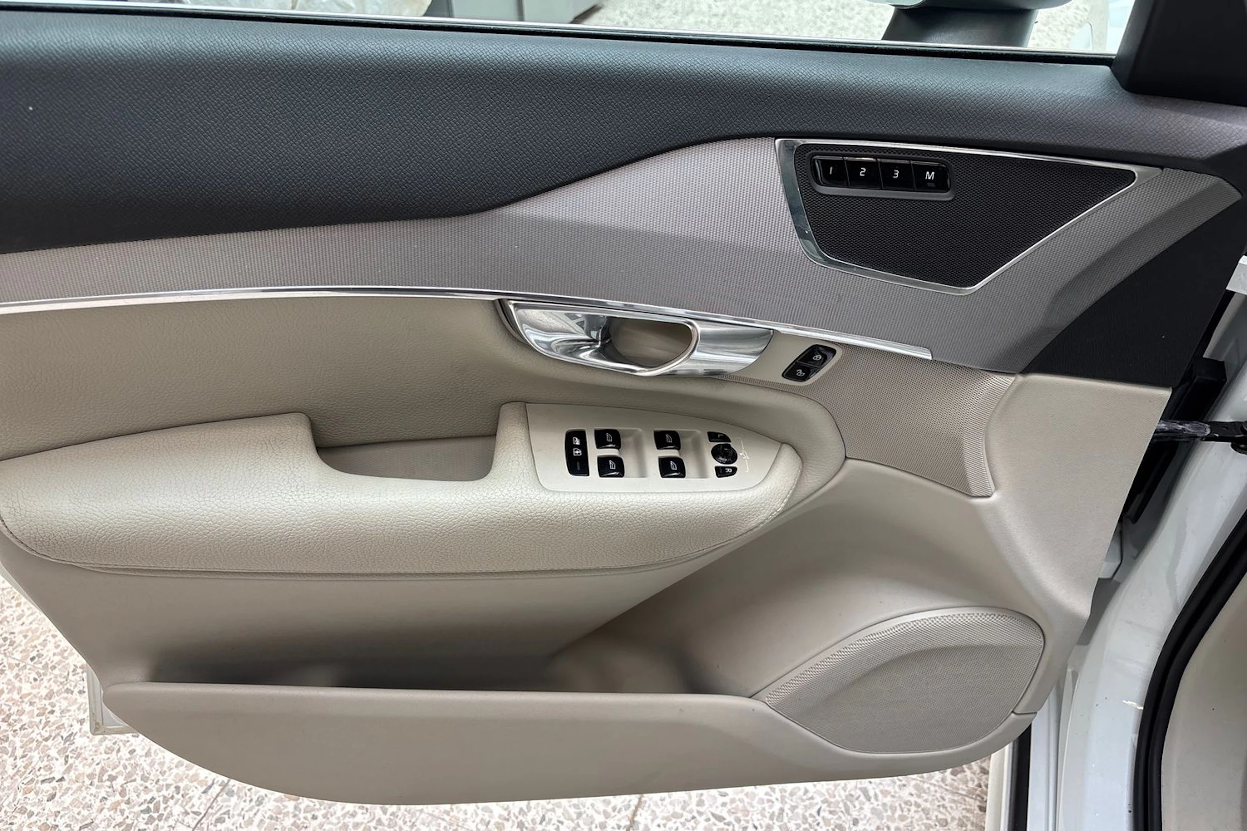 valkoinen Volvo XC90 2016 kuva 23.
