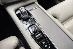 valkoinen Volvo XC90 2016 kuva 29.