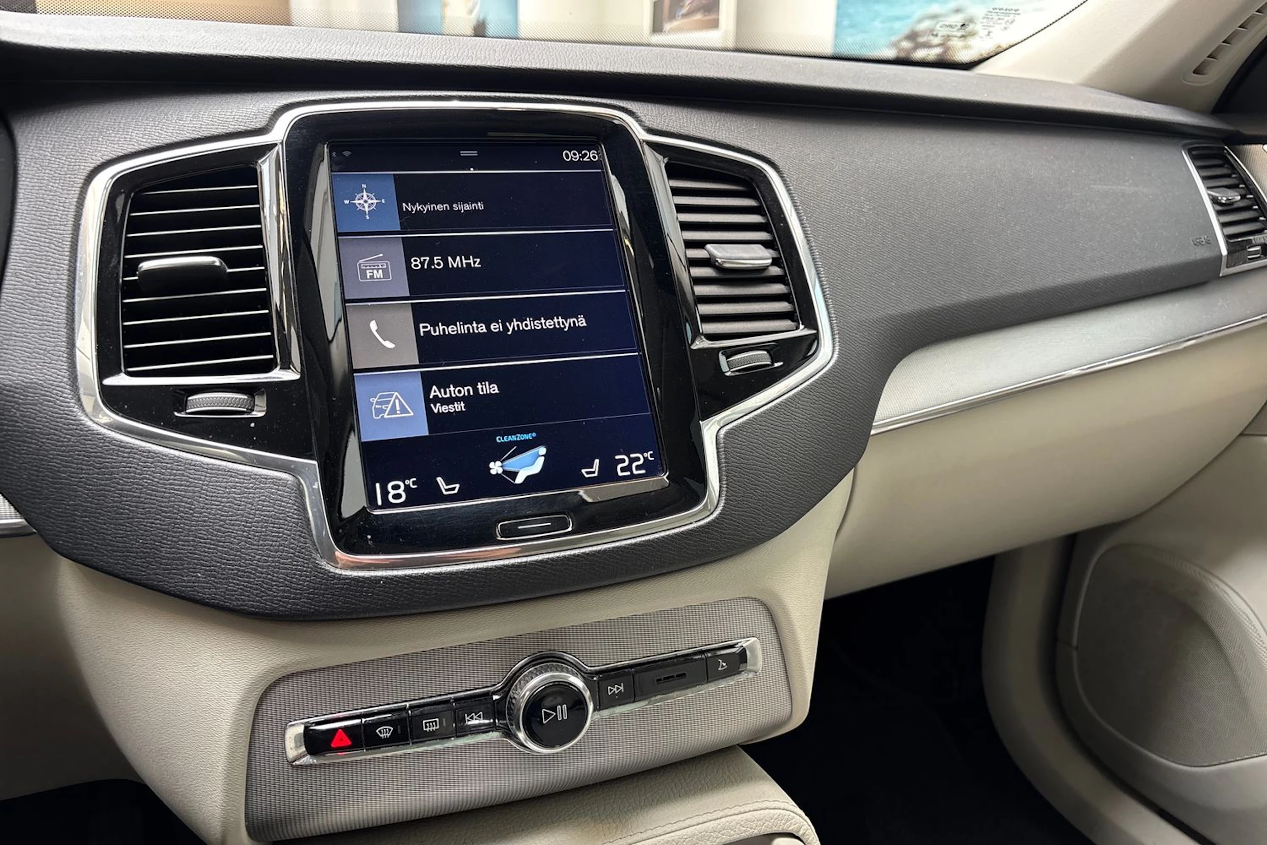 valkoinen Volvo XC90 2016 kuva 30.