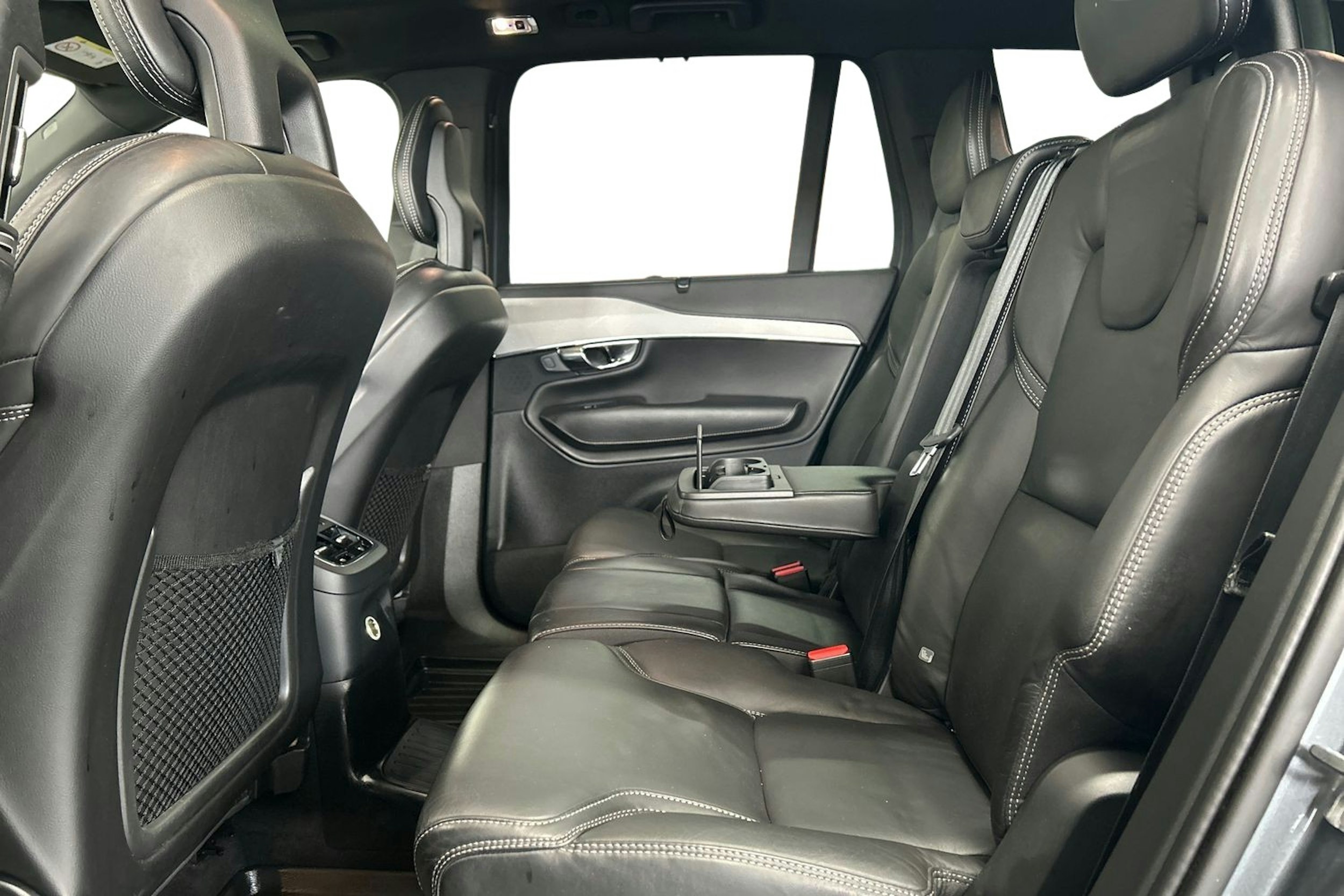 harmaa Volvo XC90 2016 kuva 10.