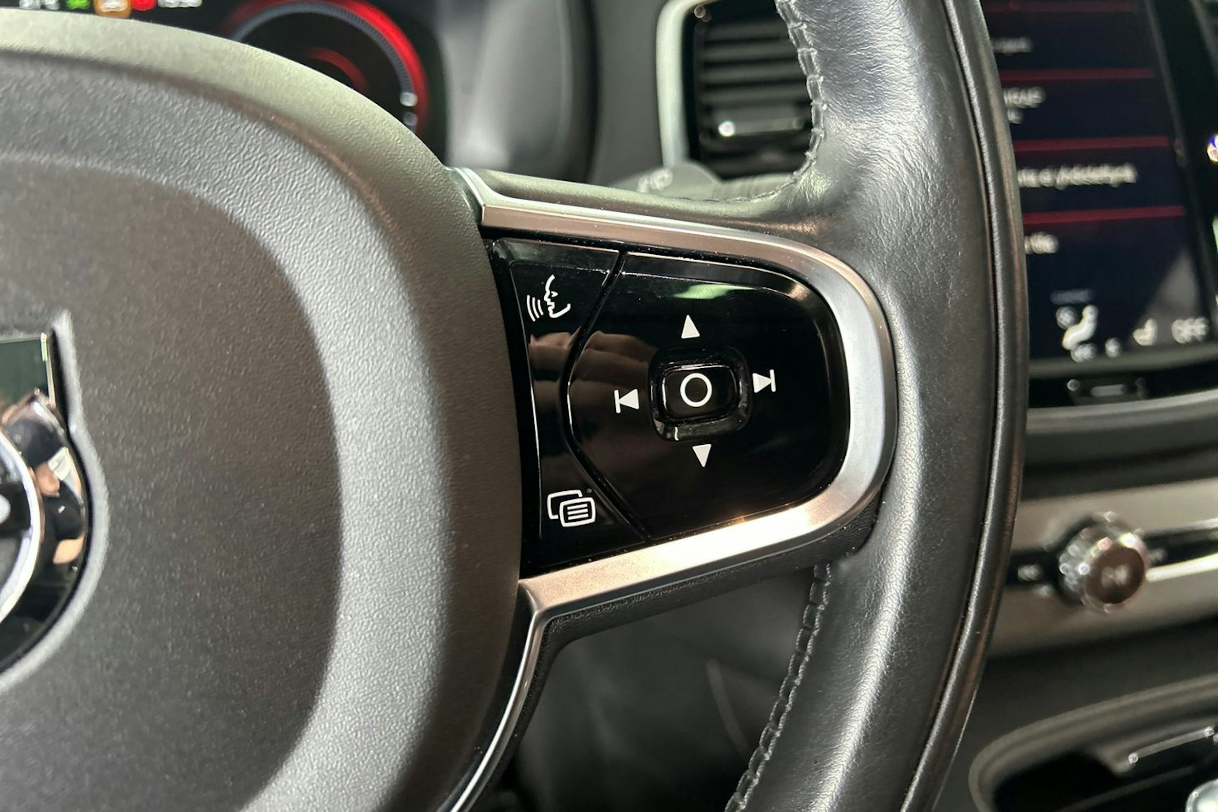 harmaa Volvo XC90 2016 kuva 23.