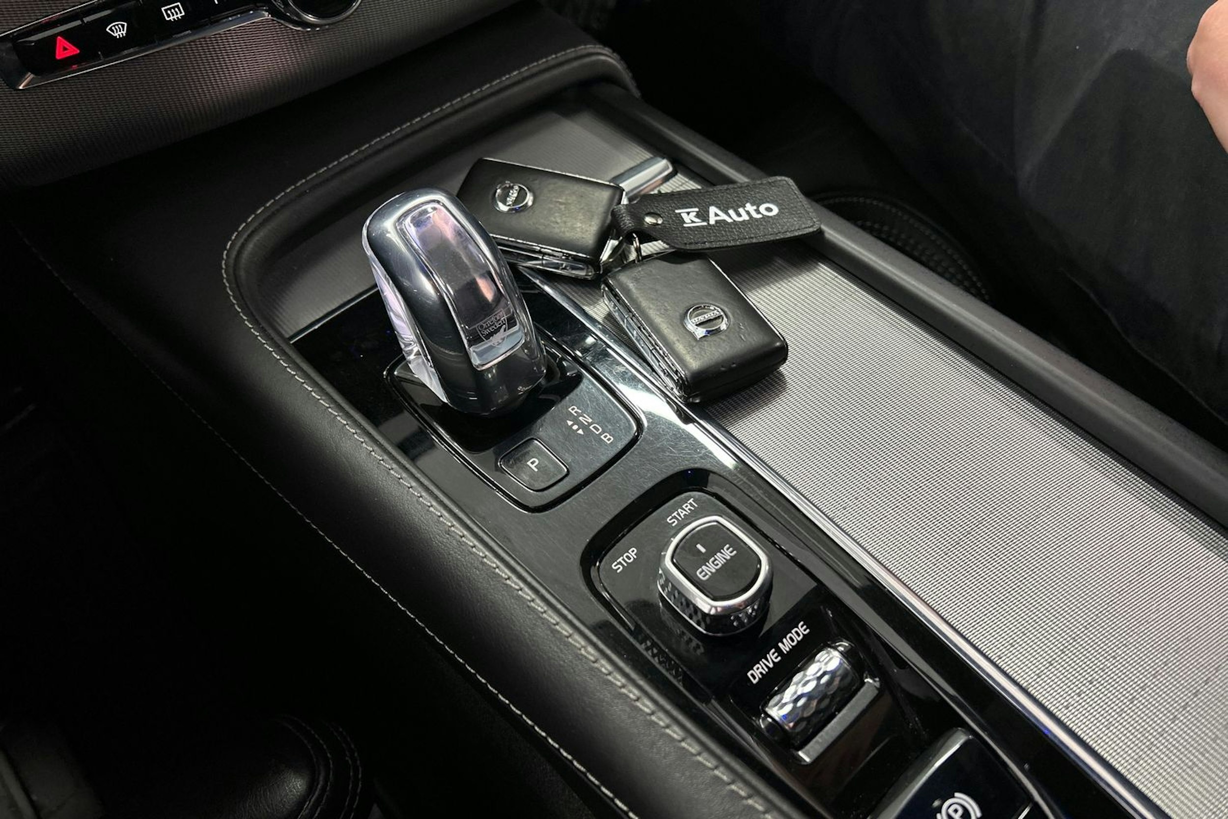 harmaa Volvo XC90 2016 kuva 31.