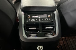 harmaa Volvo XC90 2016 kuva 32.