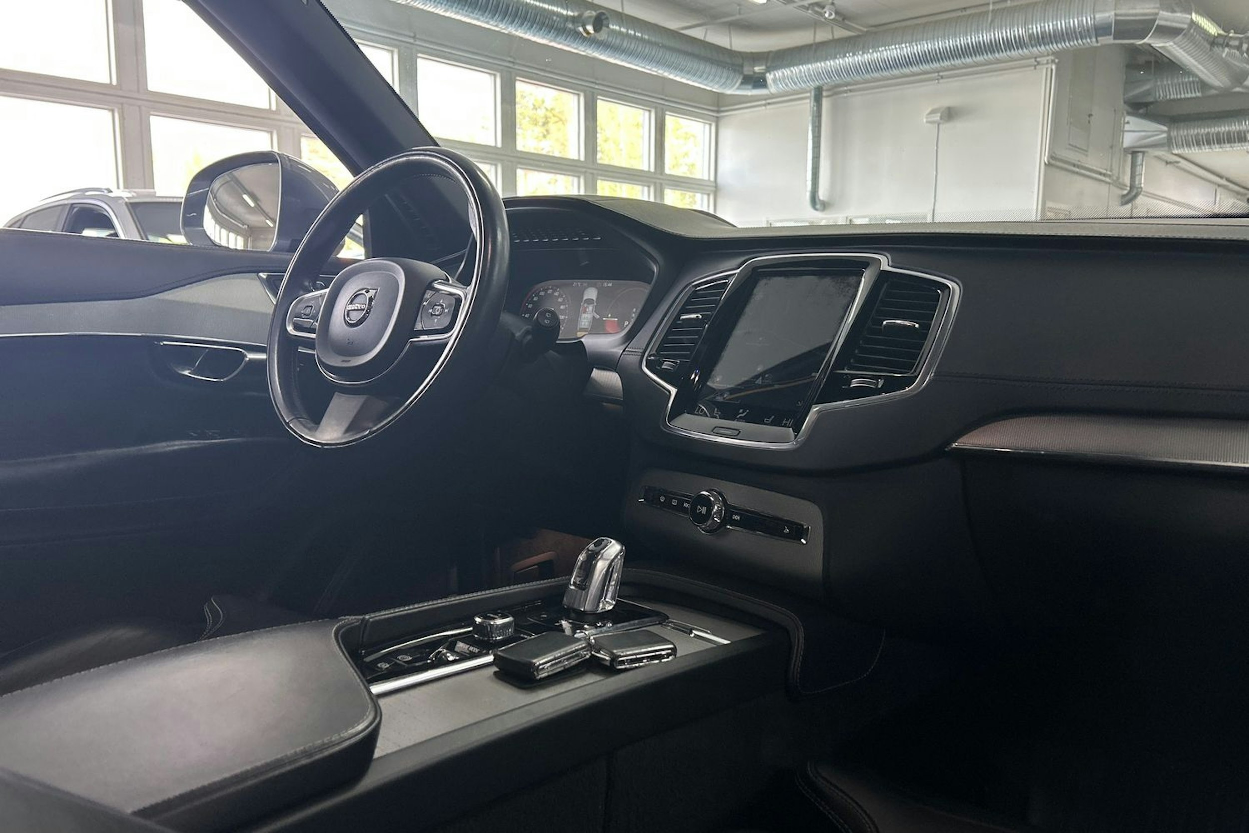 harmaa Volvo XC90 2016 kuva 36.