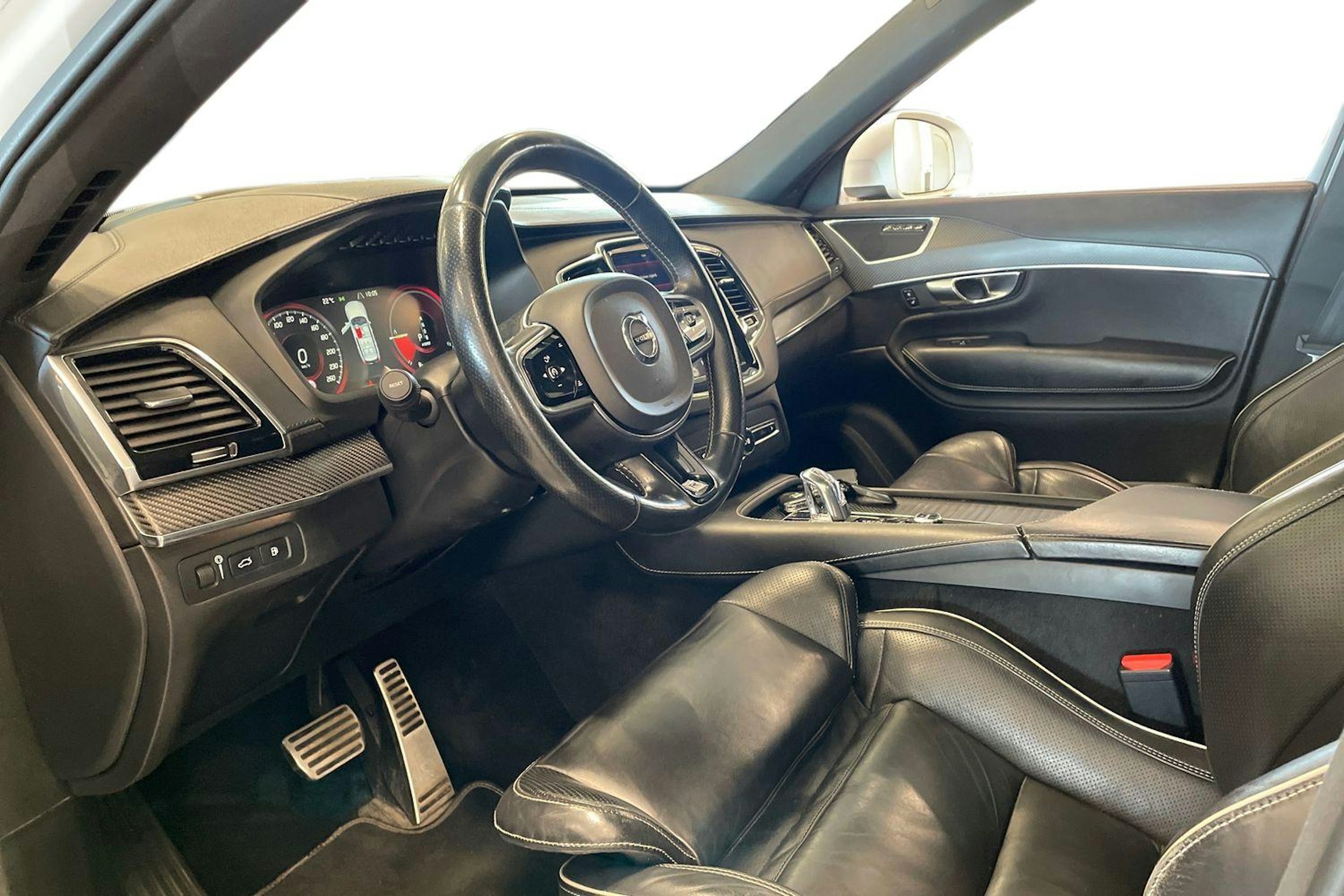valkoinen Volvo XC90 2016 kuva 7.