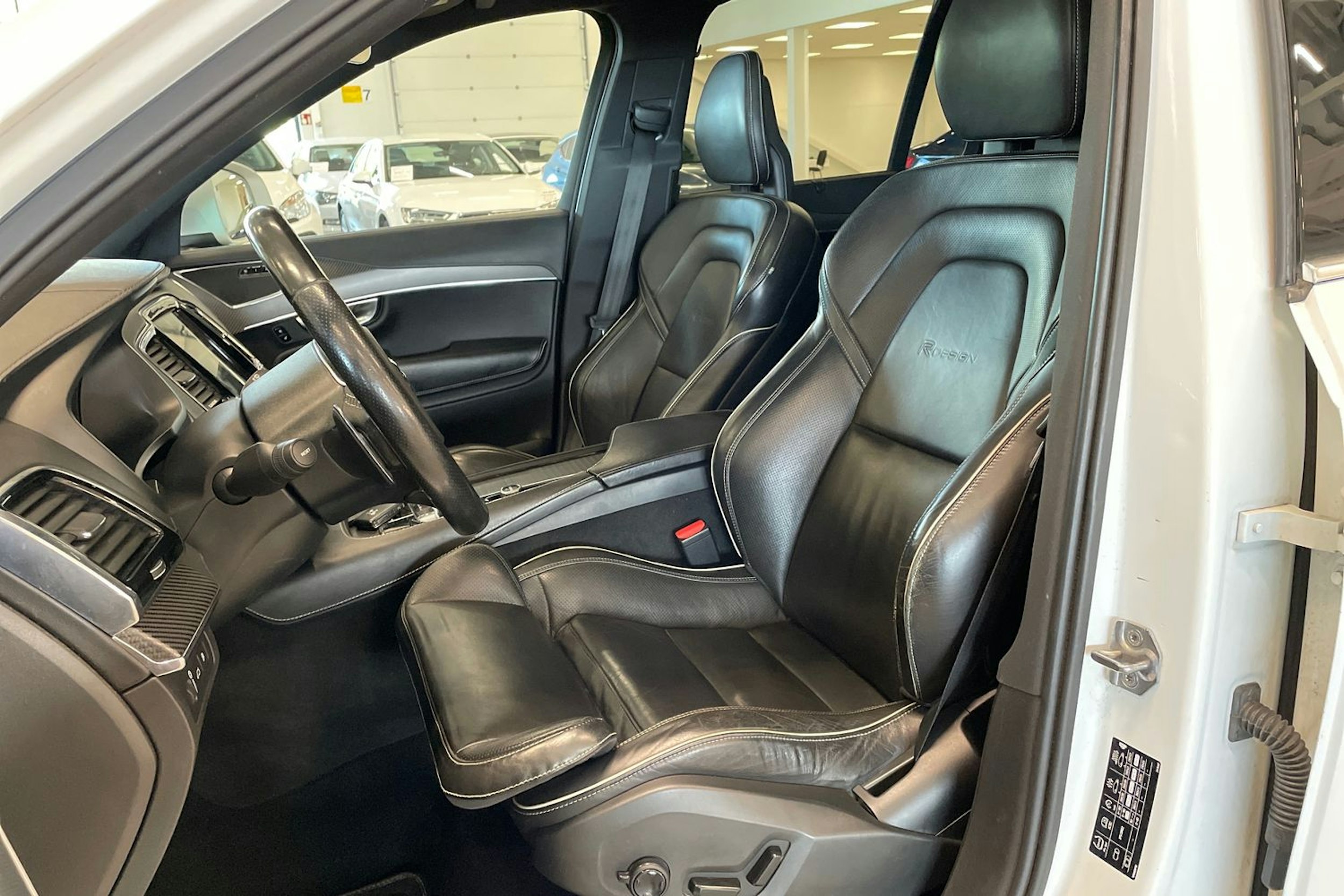 valkoinen Volvo XC90 2016 kuva 14.