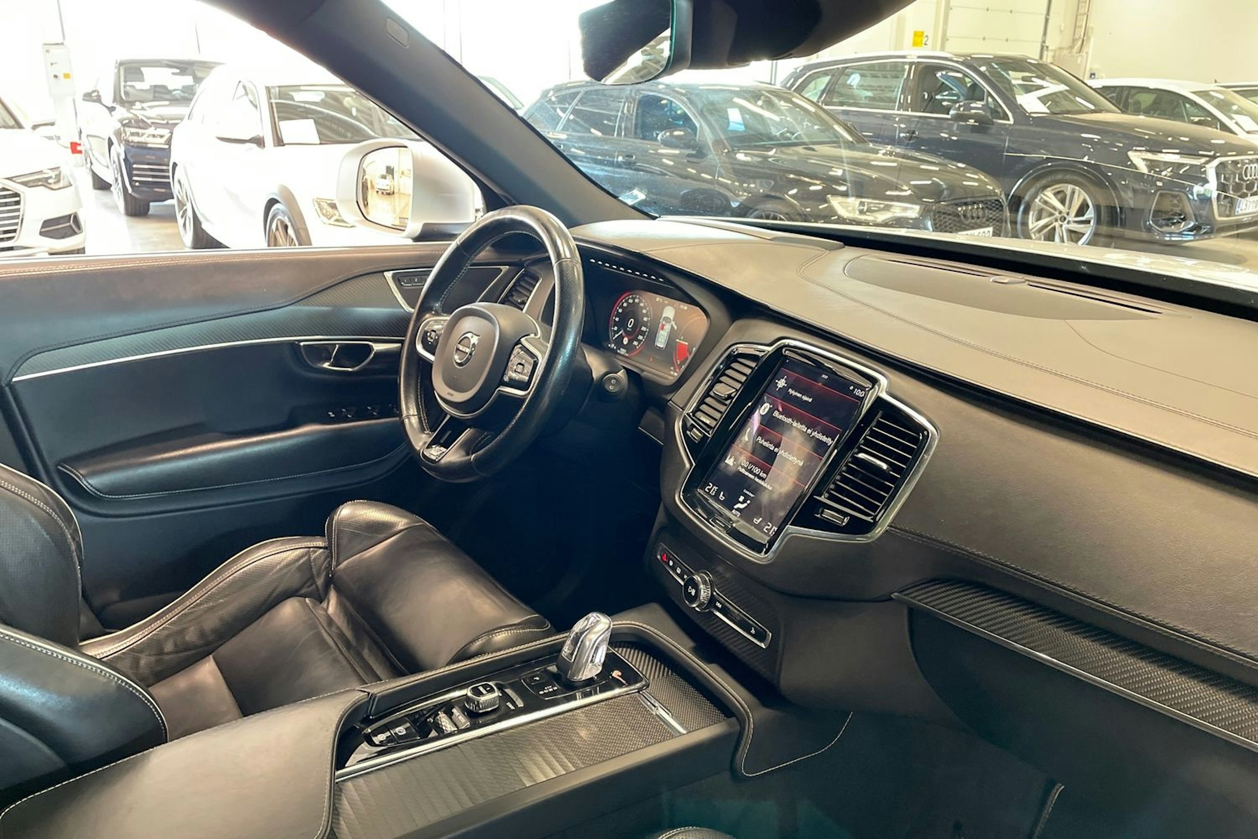 valkoinen Volvo XC90 2016 kuva 15.