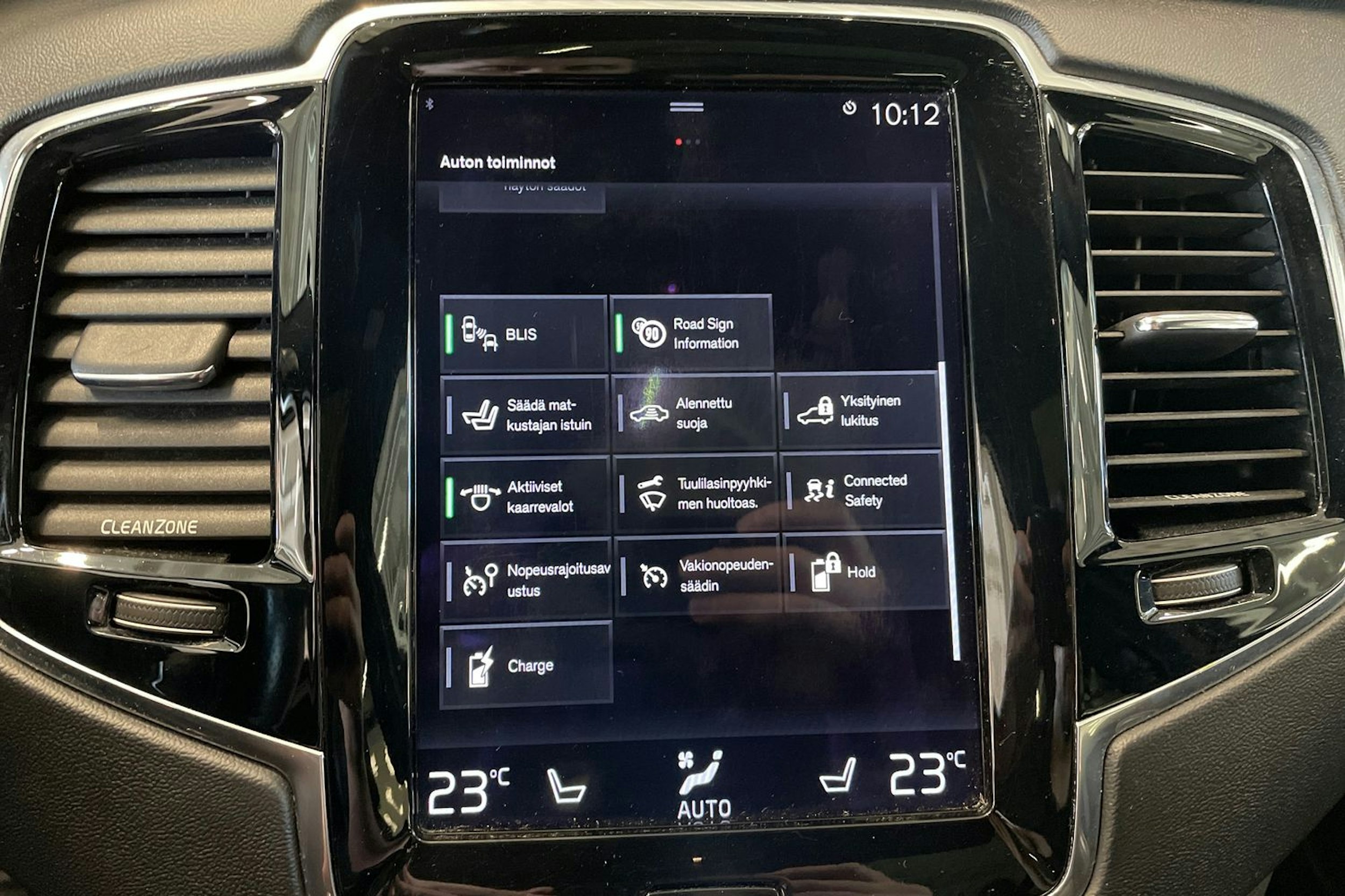 valkoinen Volvo XC90 2016 kuva 29.