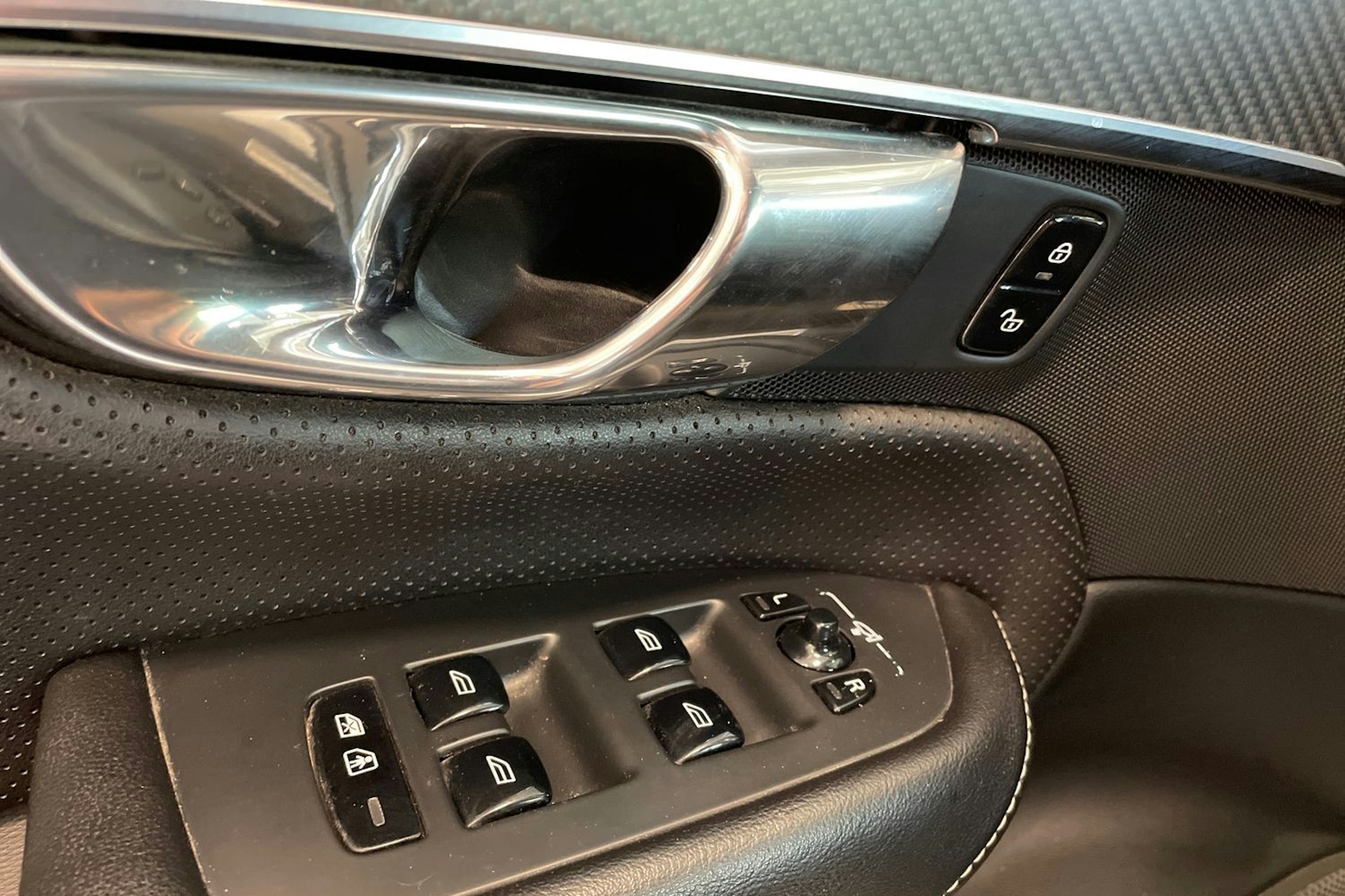 valkoinen Volvo XC90 2016 kuva 34.