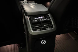 sininen Volvo XC90 2016 kuva 22.