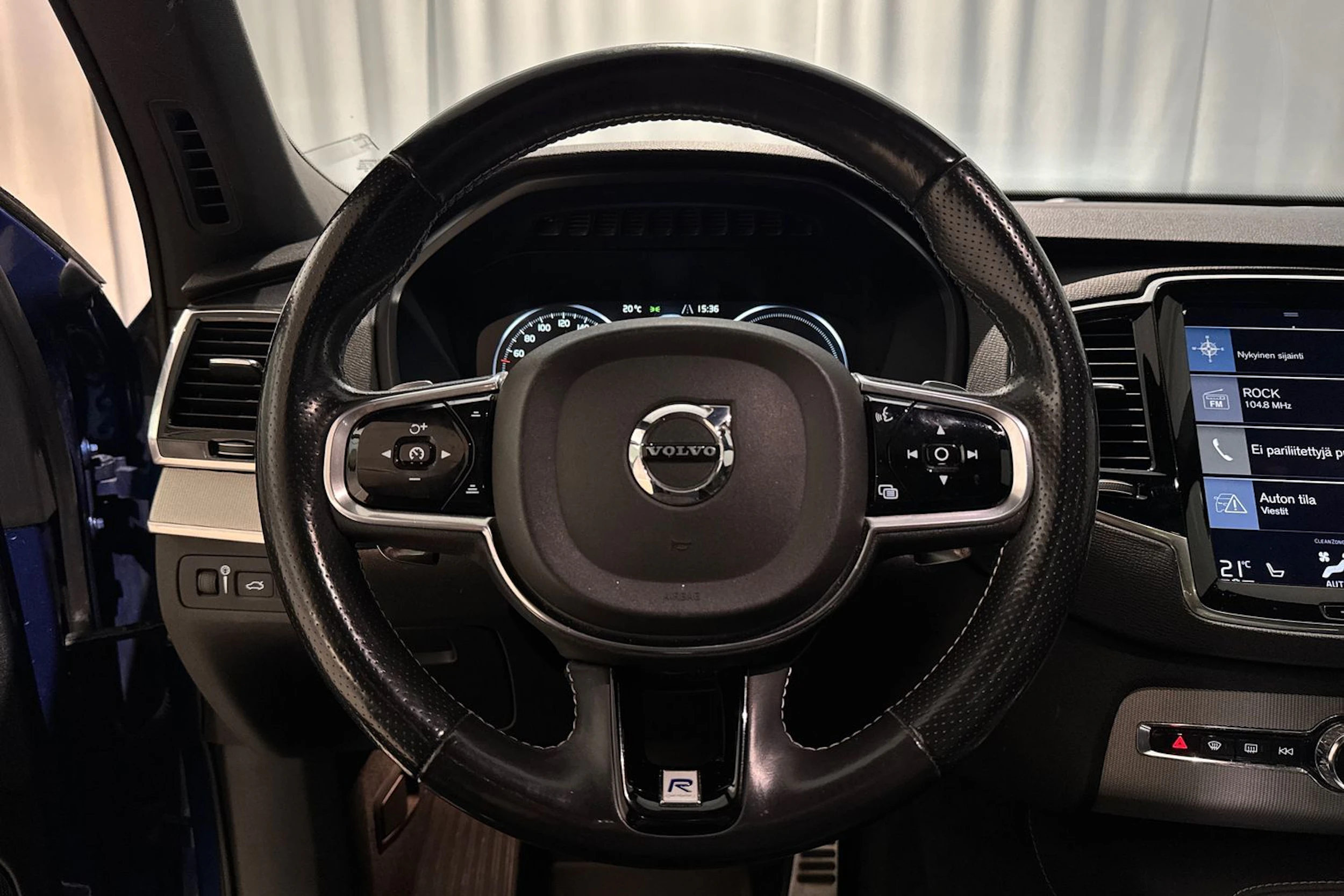 sininen Volvo XC90 2016 kuva 23.