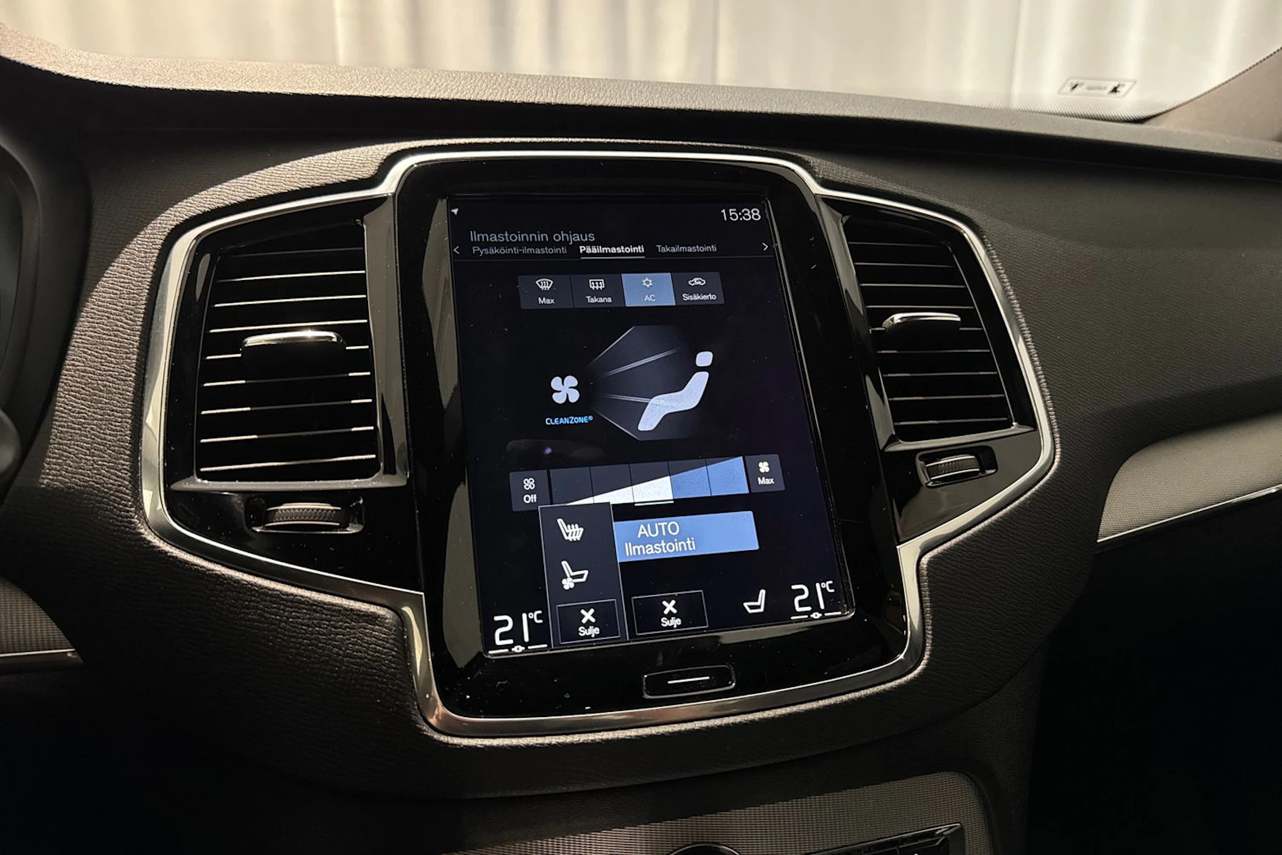 sininen Volvo XC90 2016 kuva 27.