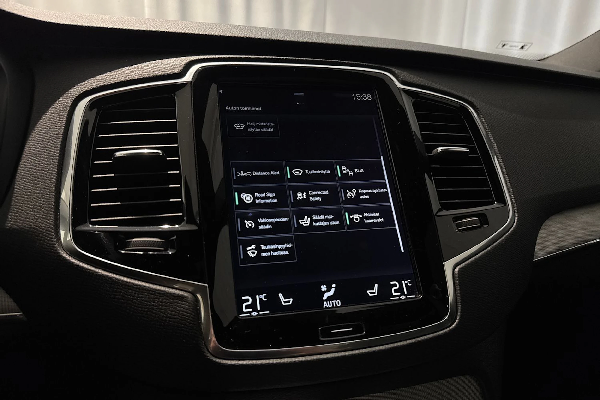 sininen Volvo XC90 2016 kuva 31.