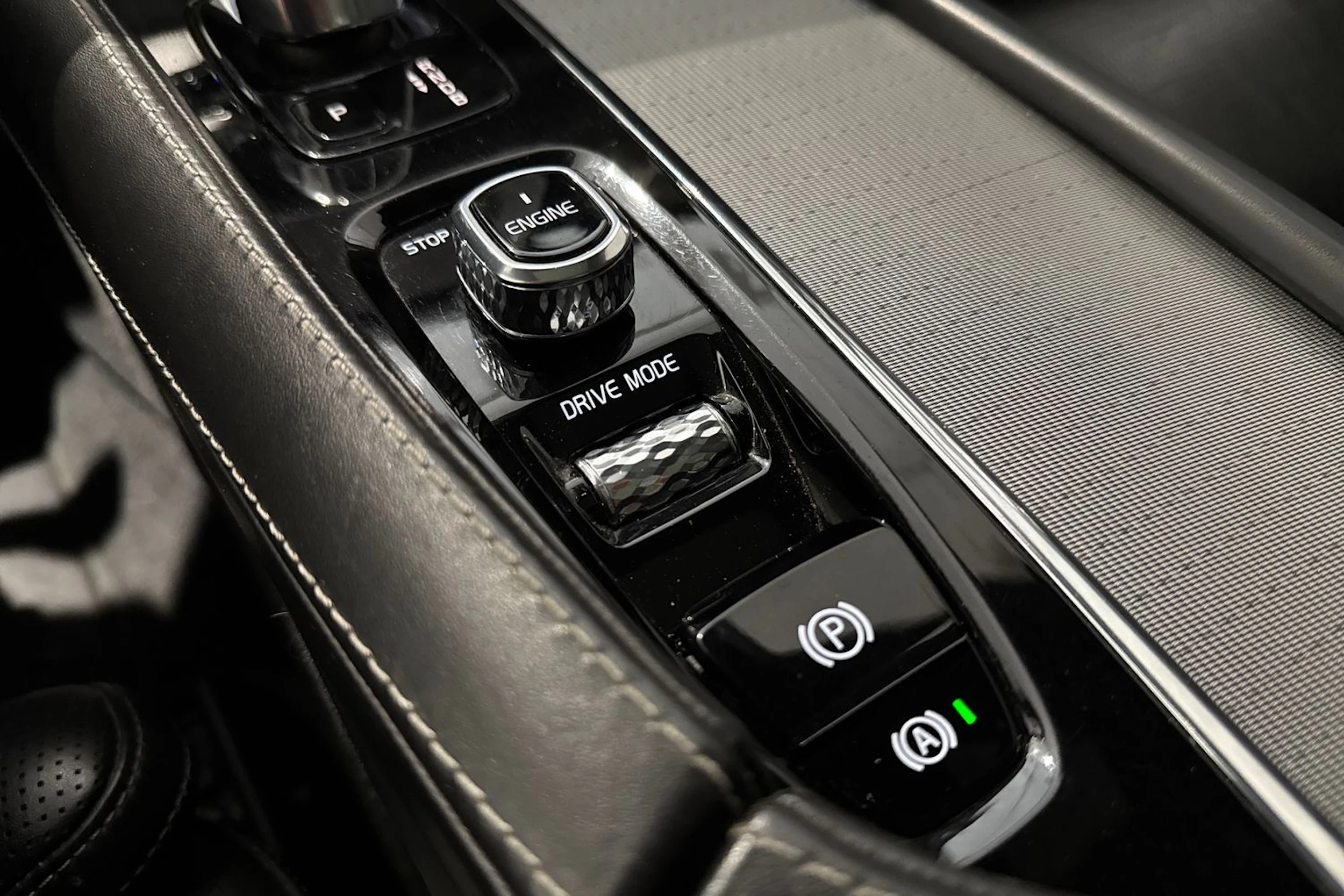 sininen Volvo XC90 2016 kuva 33.