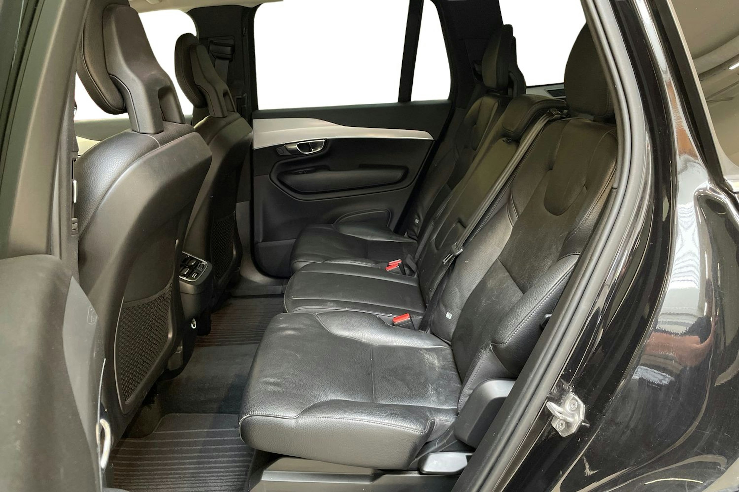 musta Volvo XC90 2016 kuva 10.