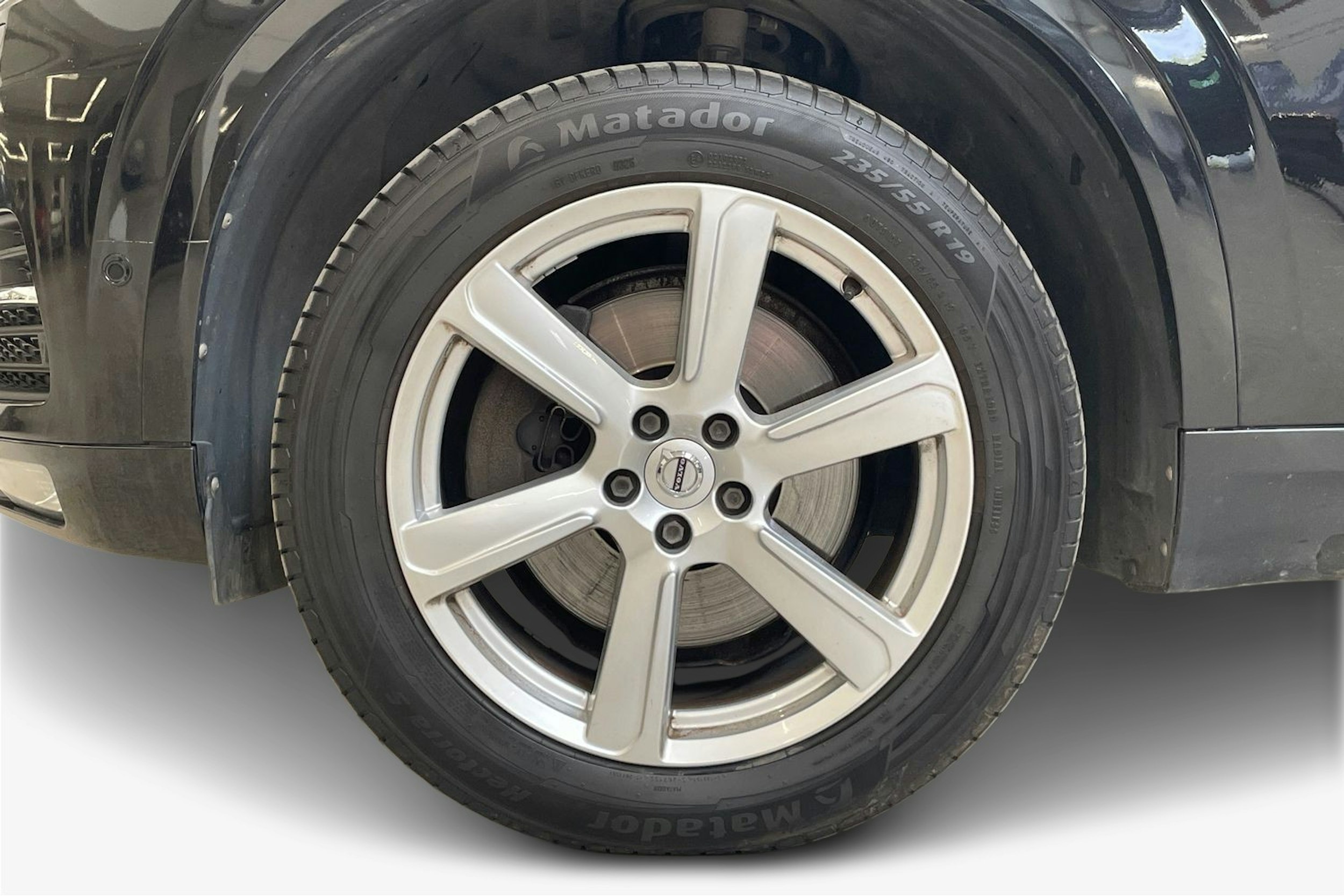 musta Volvo XC90 2016 kuva 11.