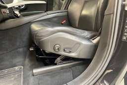 musta Volvo XC90 2016 kuva 15.