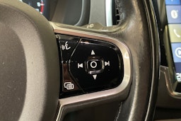 musta Volvo XC90 2016 kuva 18.