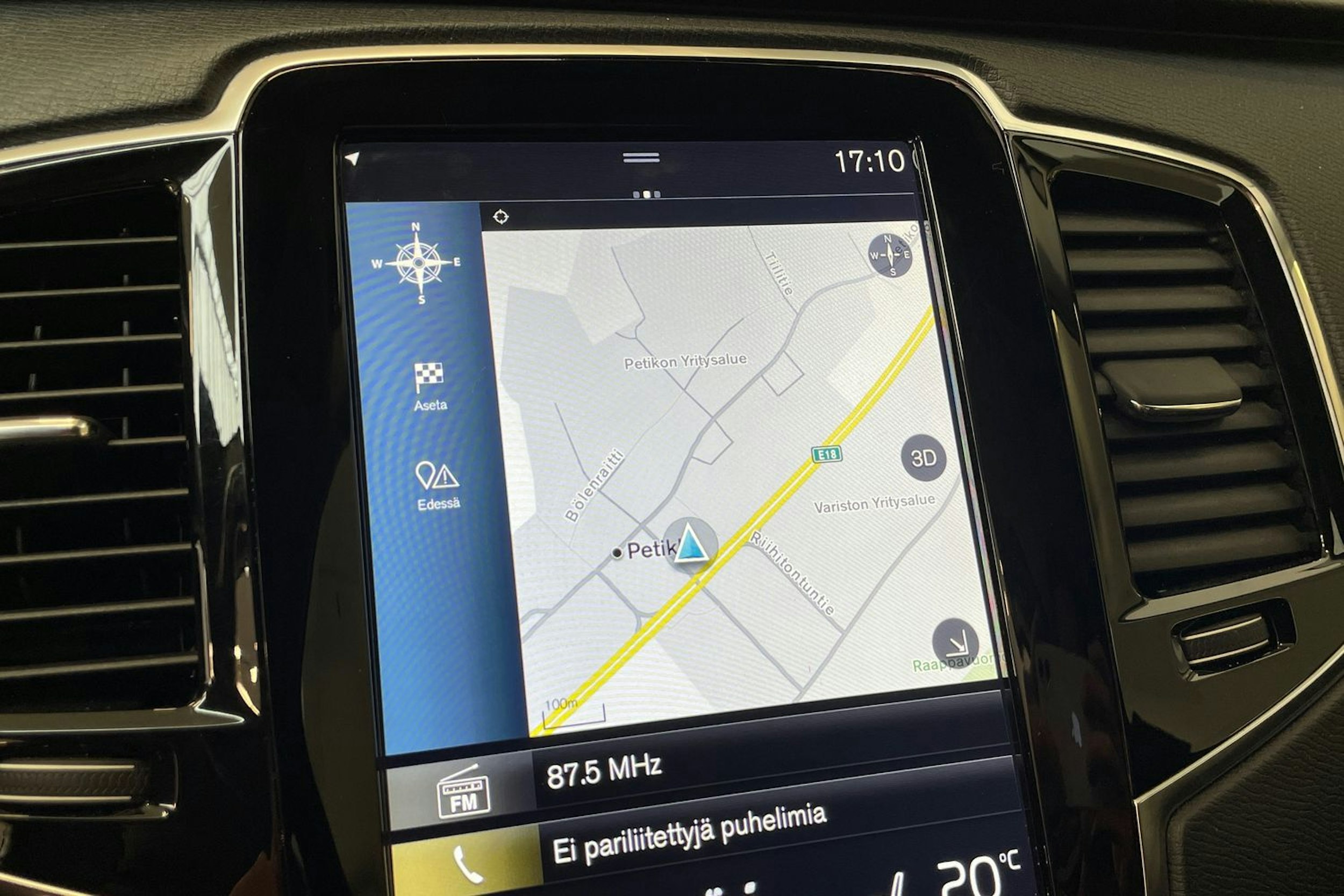 musta Volvo XC90 2016 kuva 28.
