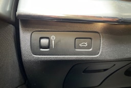 musta Volvo XC90 2016 kuva 32.