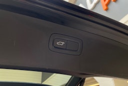 musta Volvo XC90 2016 kuva 33.