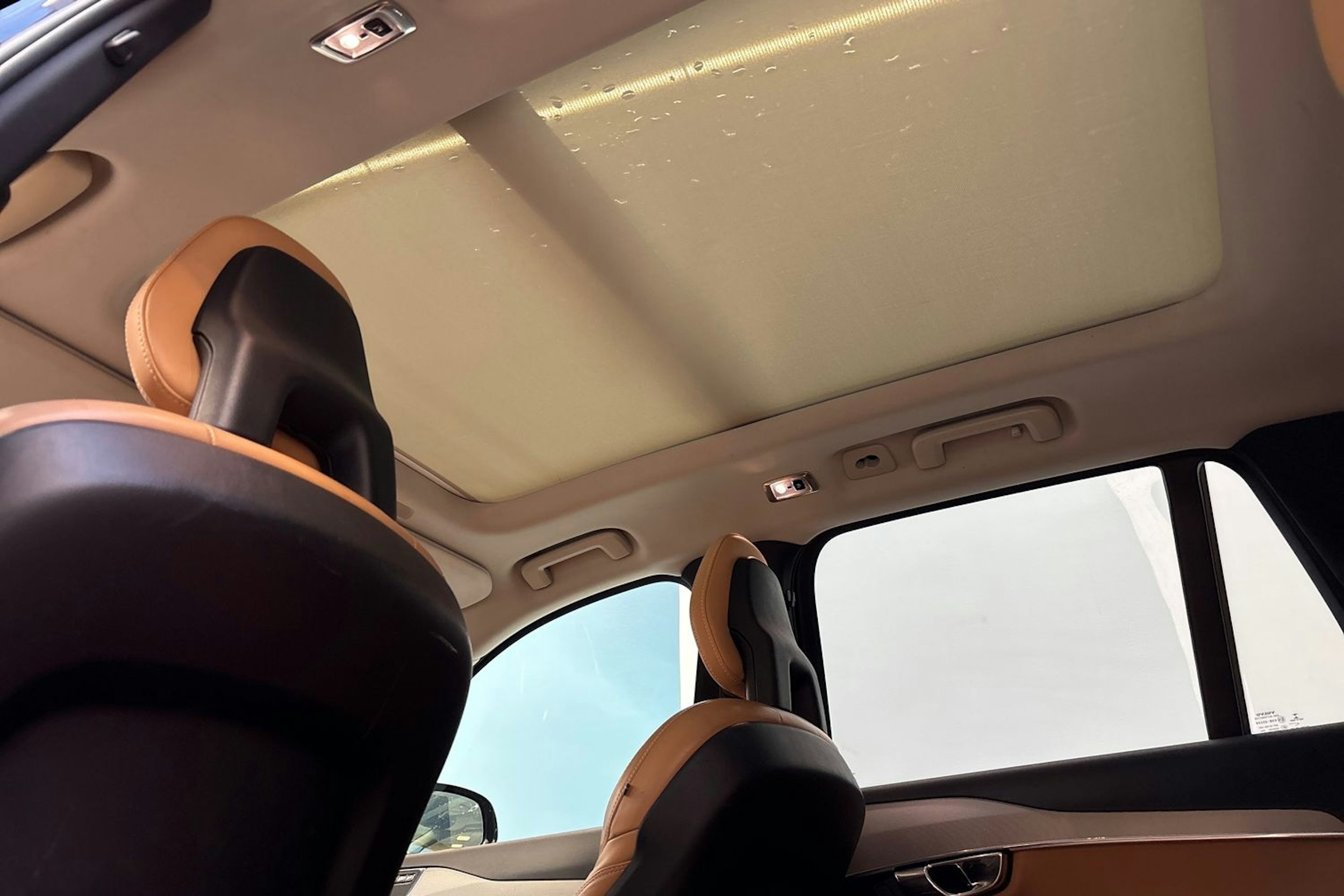 musta Volvo XC90 2016 kuva 17.