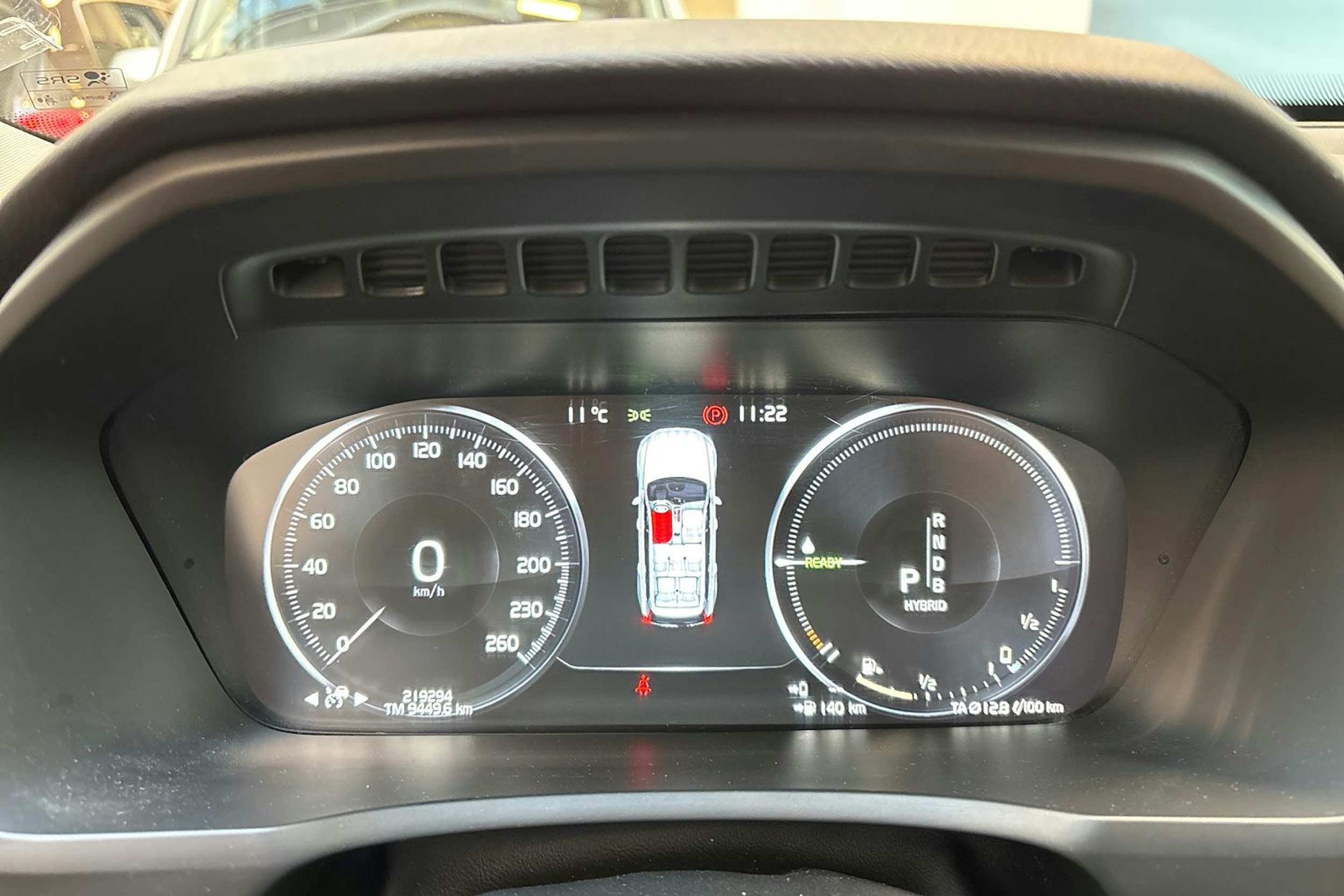 musta Volvo XC90 2016 kuva 22.