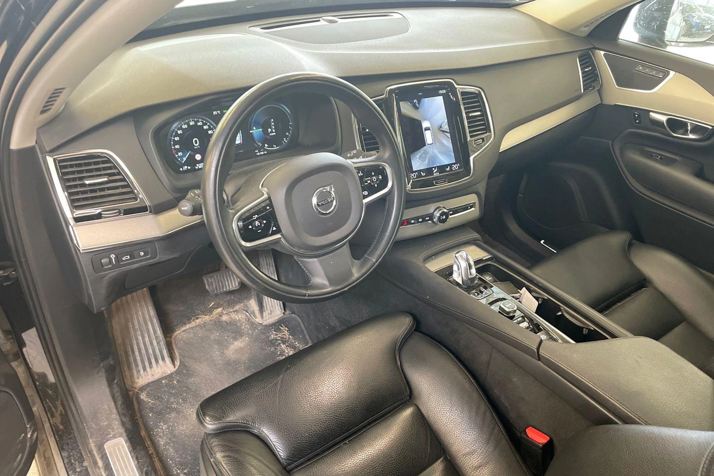 Musta Volvo XC90 2016 kuva 3.