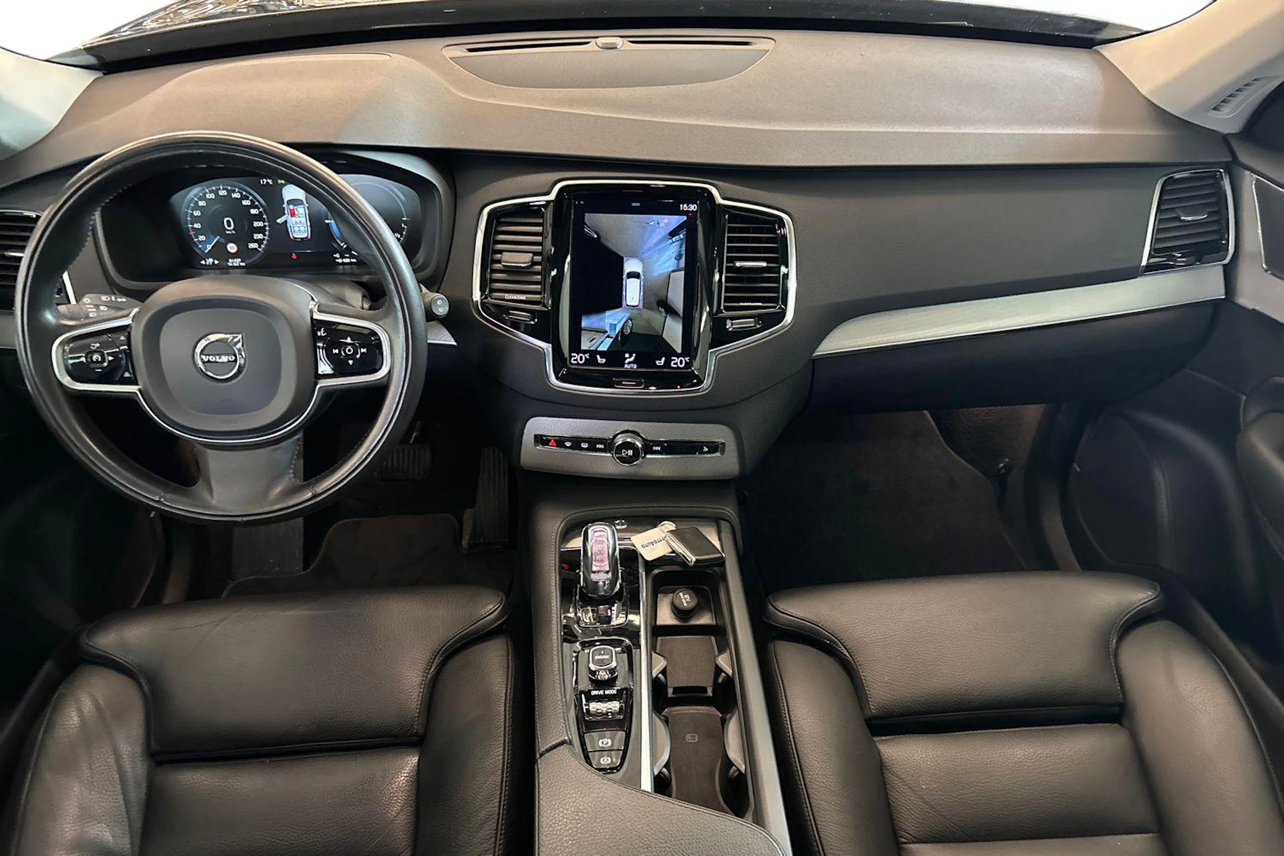 Musta Volvo XC90 2016 kuva 9.