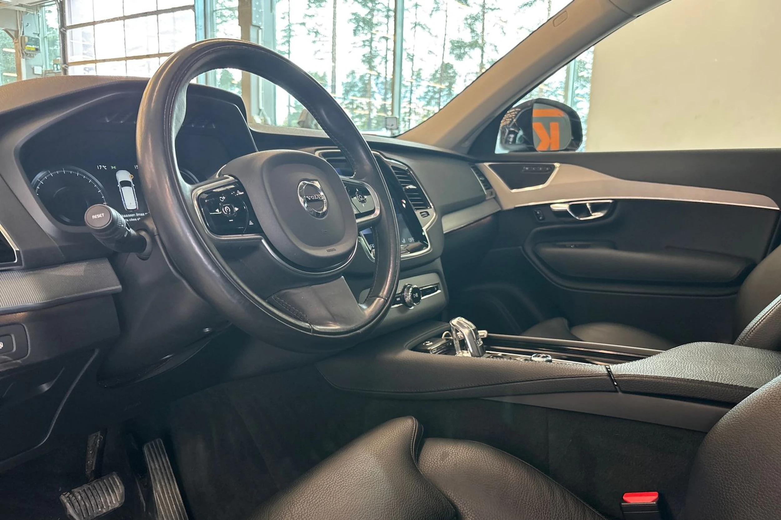 Musta Volvo XC90 2016 kuva 18.