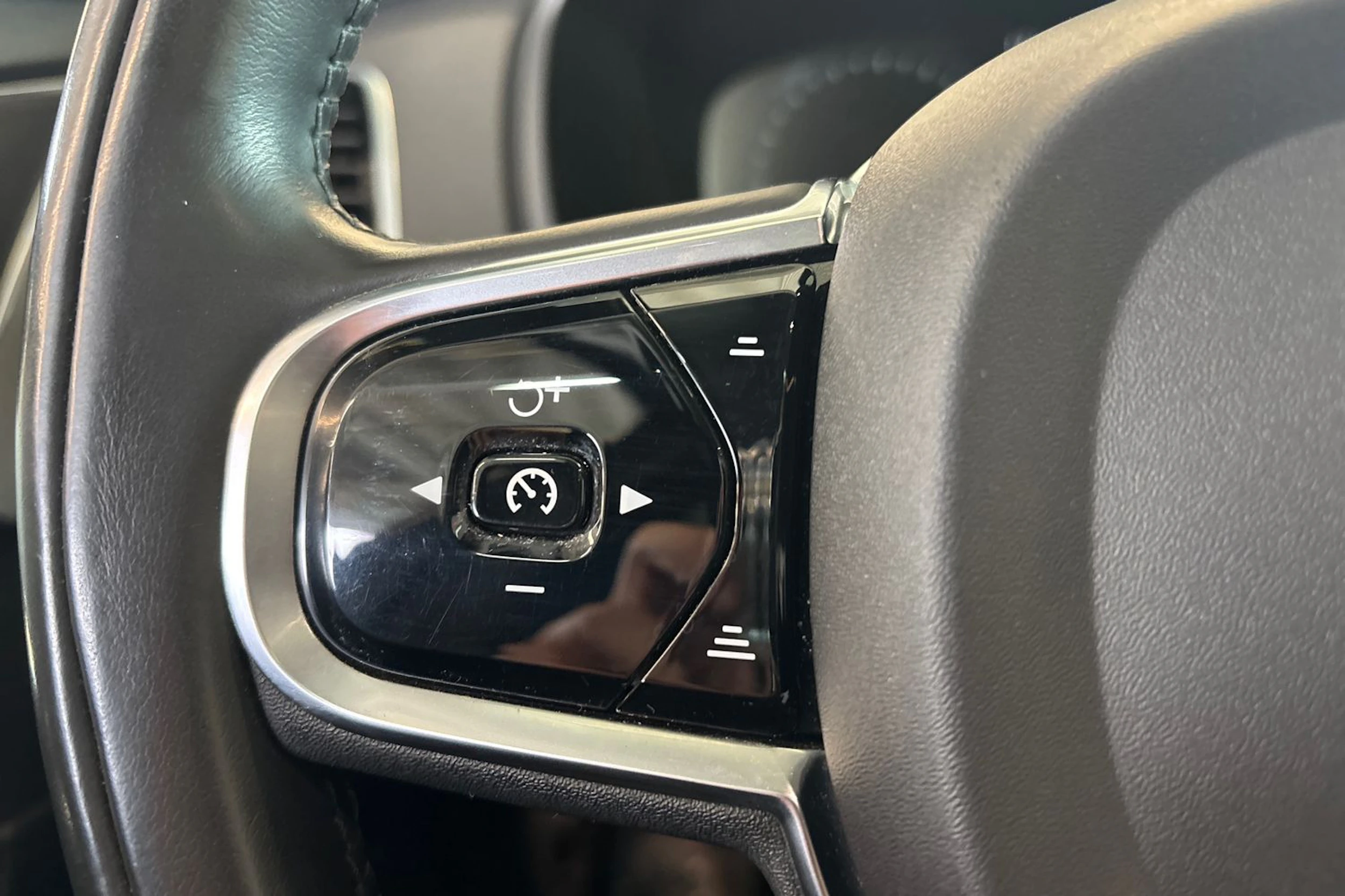 Musta Volvo XC90 2016 kuva 21.