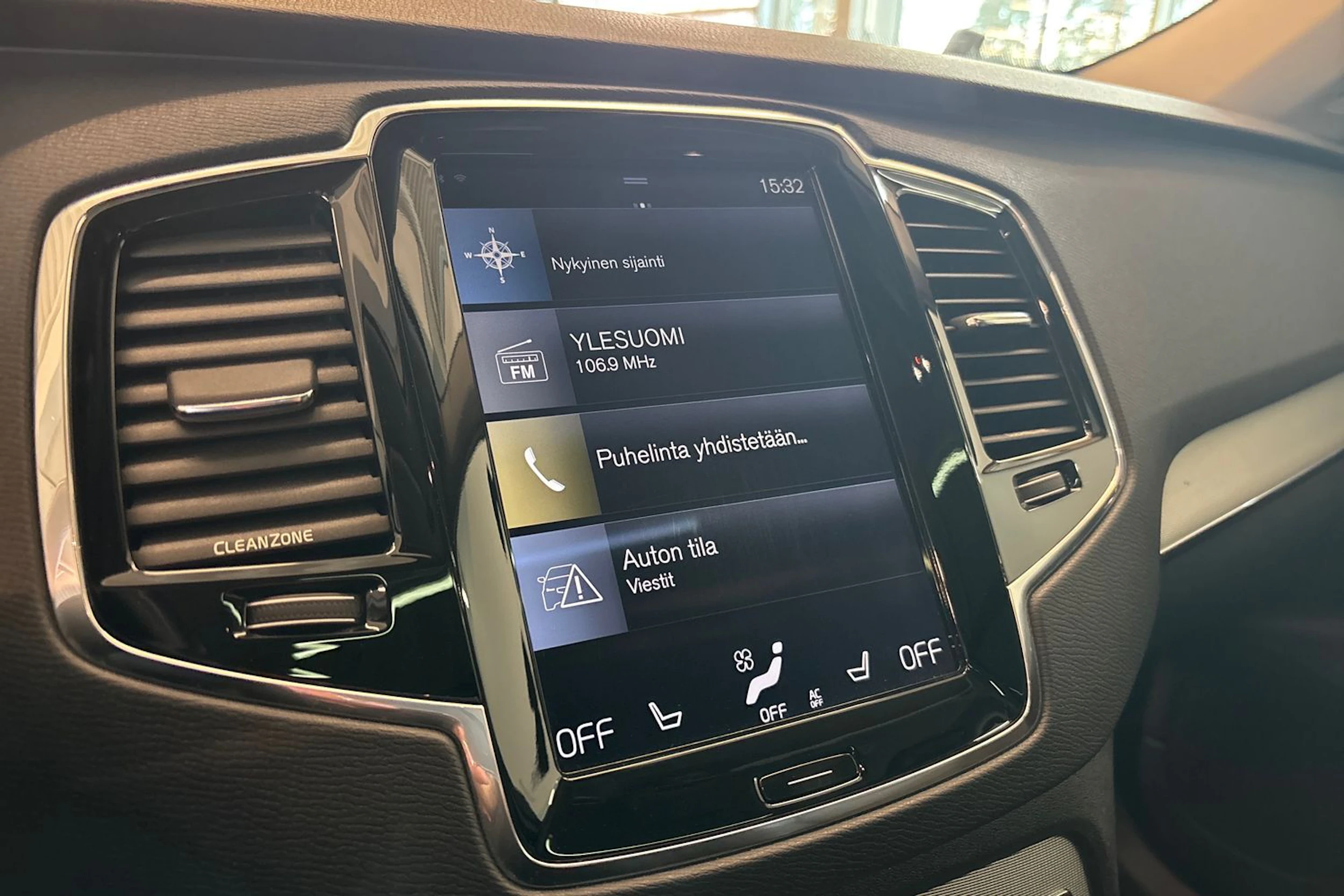 Musta Volvo XC90 2016 kuva 23.