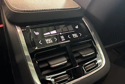 Musta Volvo XC90 2016 kuva 29.