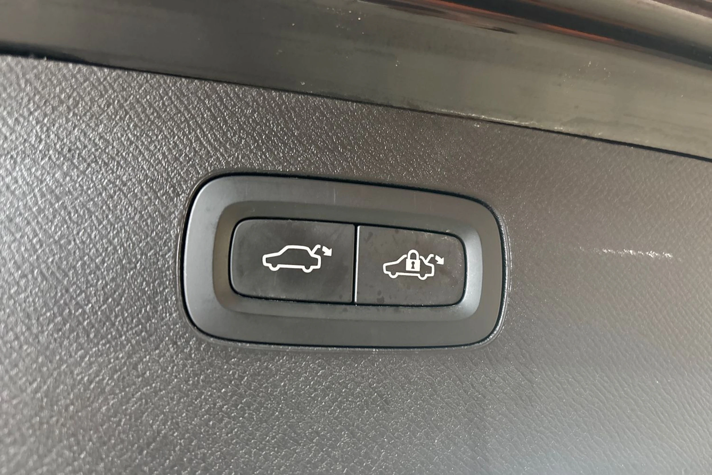 Musta Volvo XC90 2016 kuva 31.