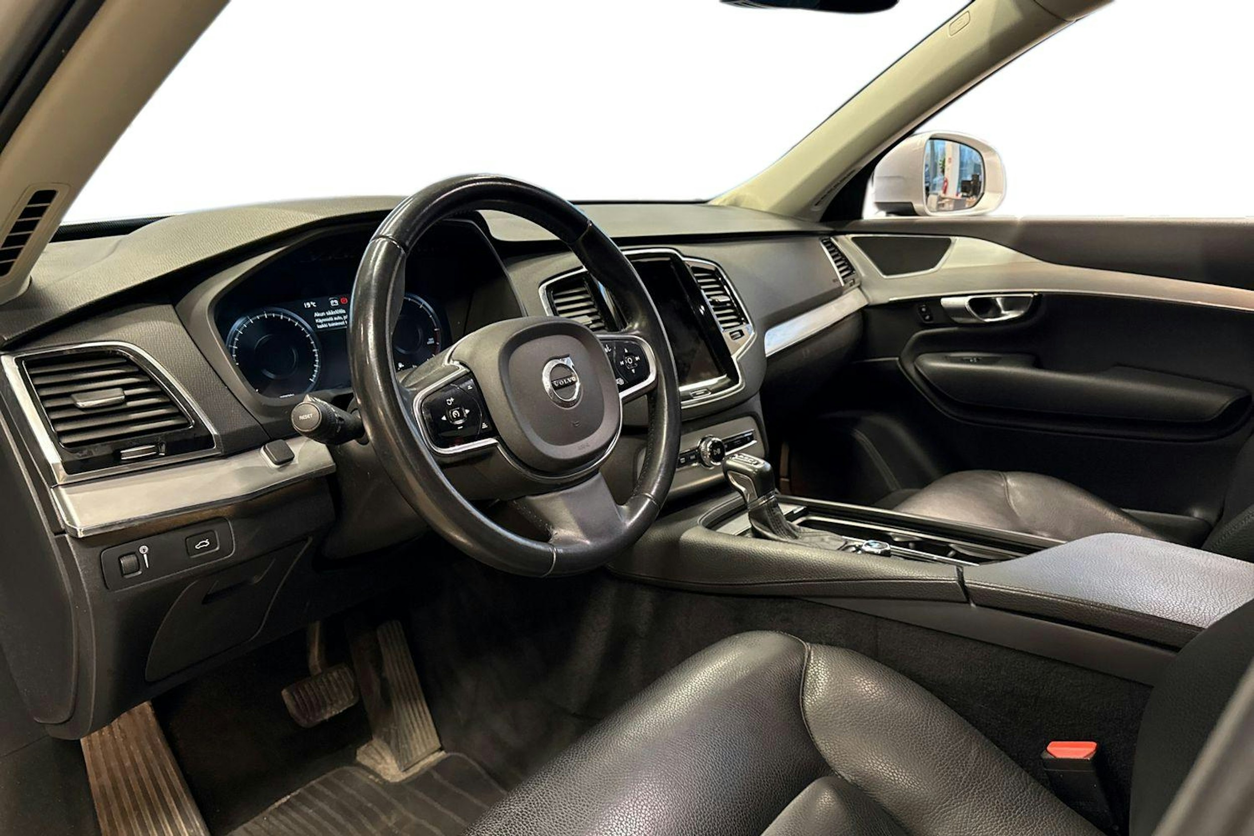 Hopea Volvo XC90 2016 kuva 6.